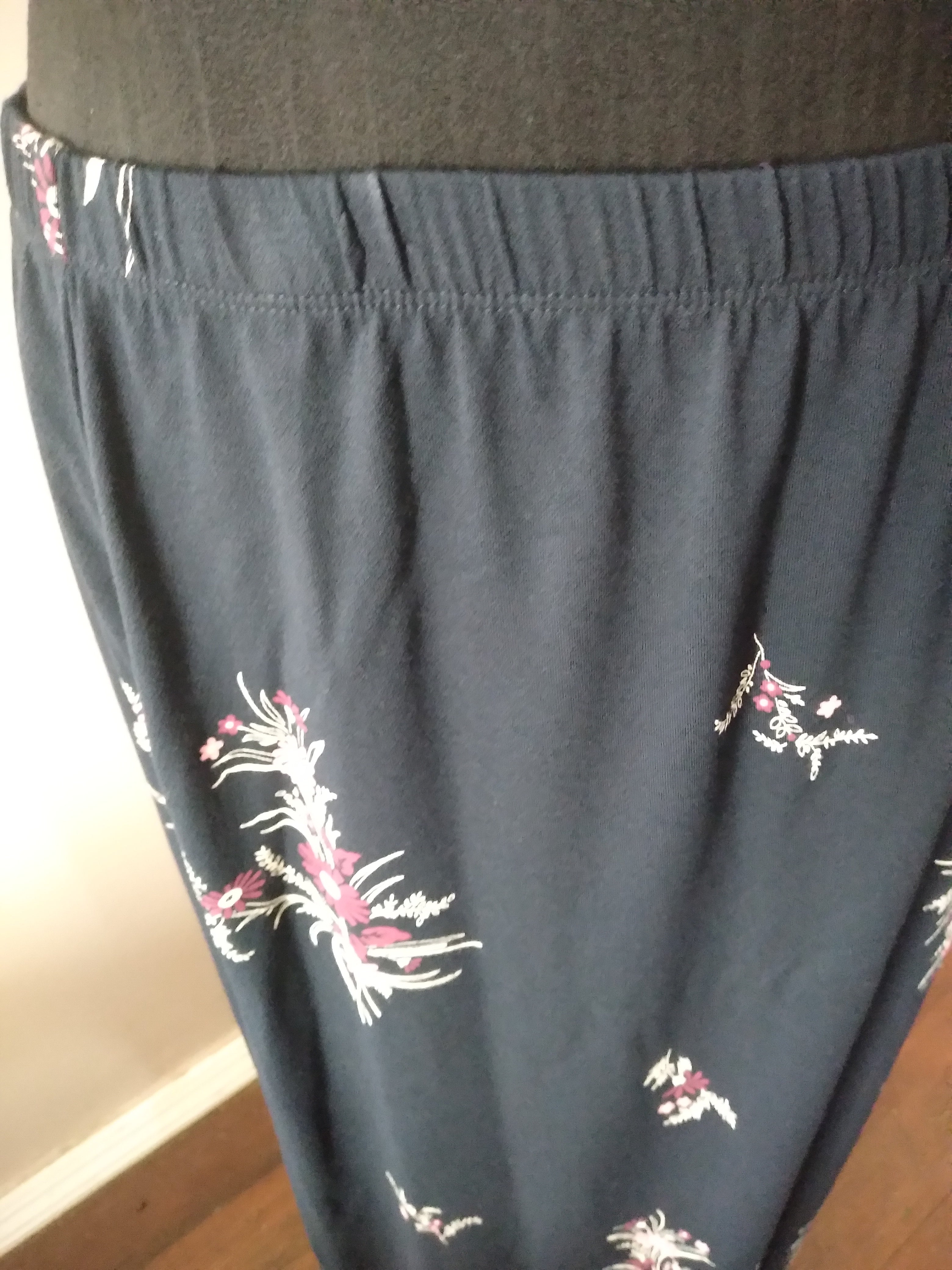80s Black Skirt With Floral Print By Liz Claiborne - Image 3