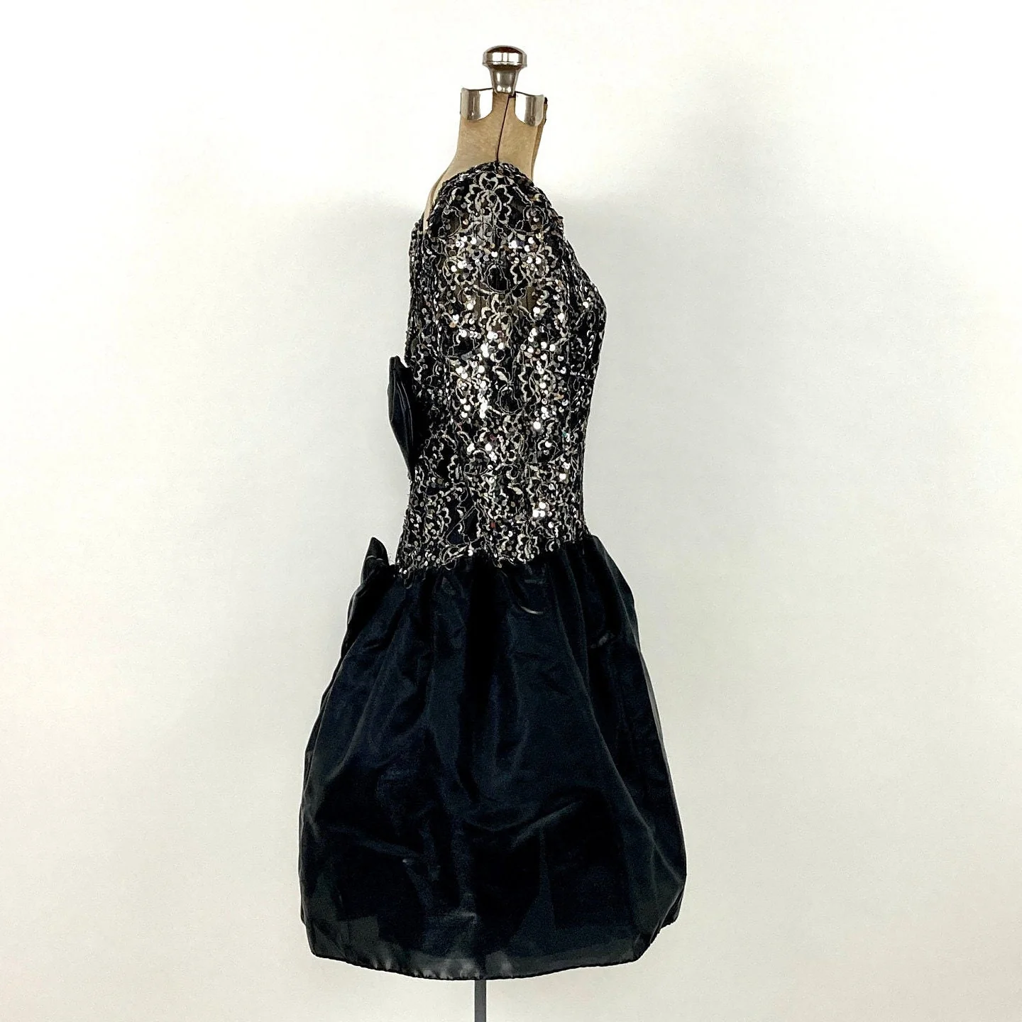 80s Black Taffeta Prom Dress Silver Lace Mesh Sequin Mini Dress Ballerina Party Dress Sweetheart Big Bow Deep Back V Vintage Dress by Cachet Petite By Bari Protas - Image 6