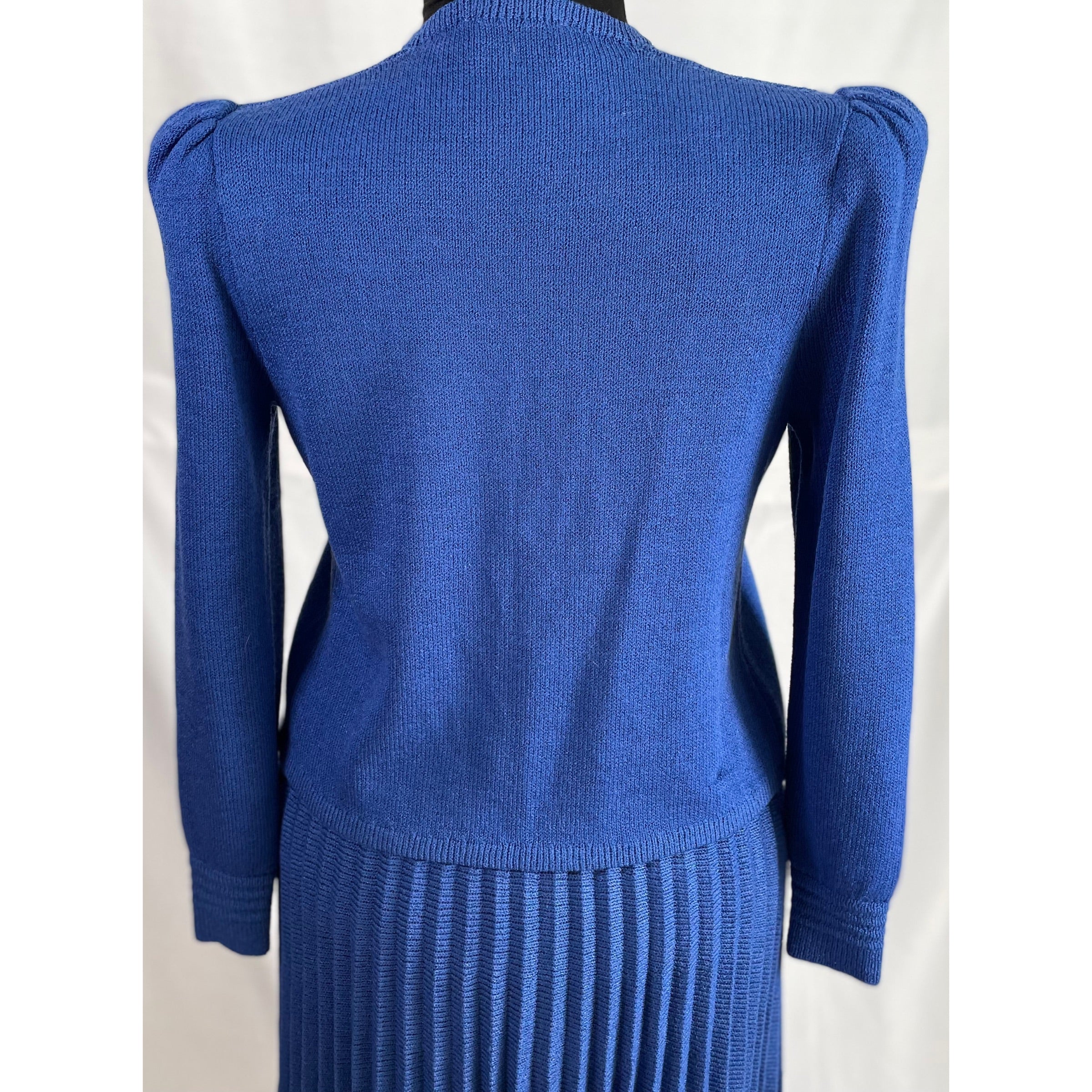 80s Blue Santana Knit Skirt Set By St. John - Image 11