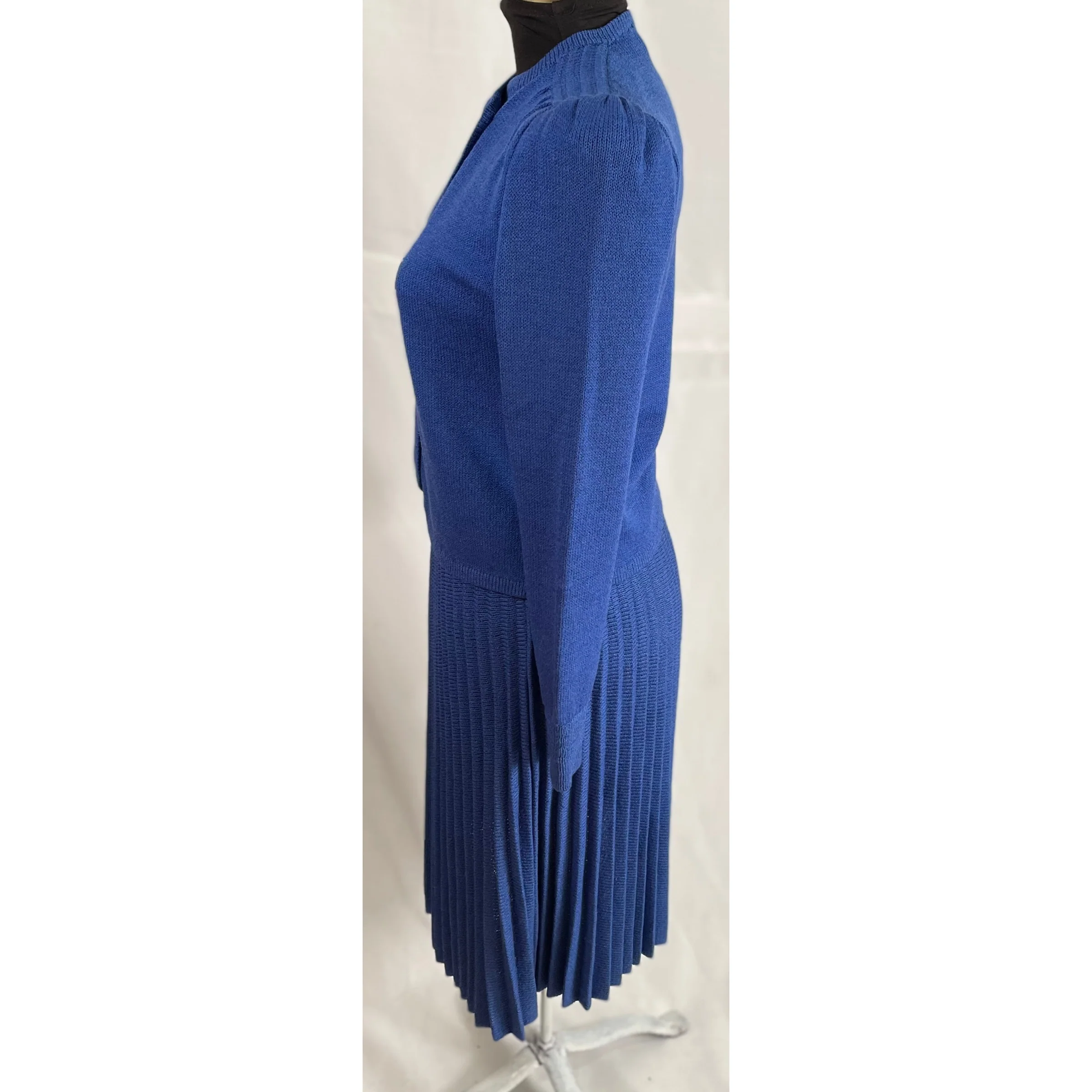 80s Blue Santana Knit Skirt Set By St. John - Image 9