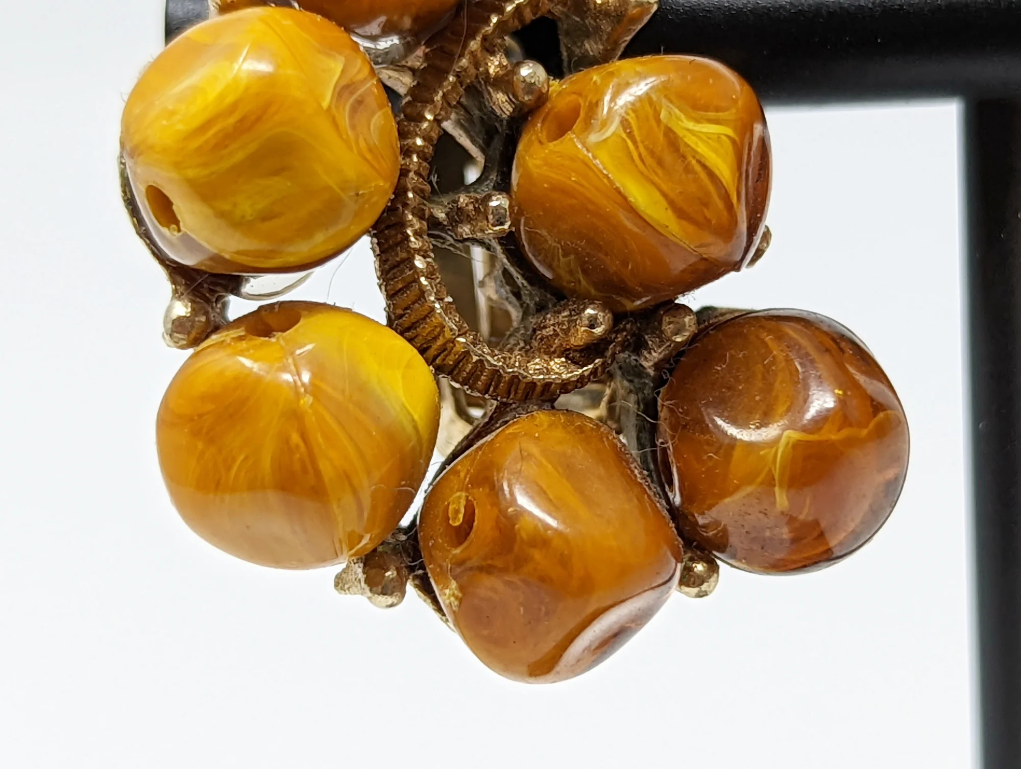 80s Brown Resin Cluster Beads Clip On Earrings - Image 7