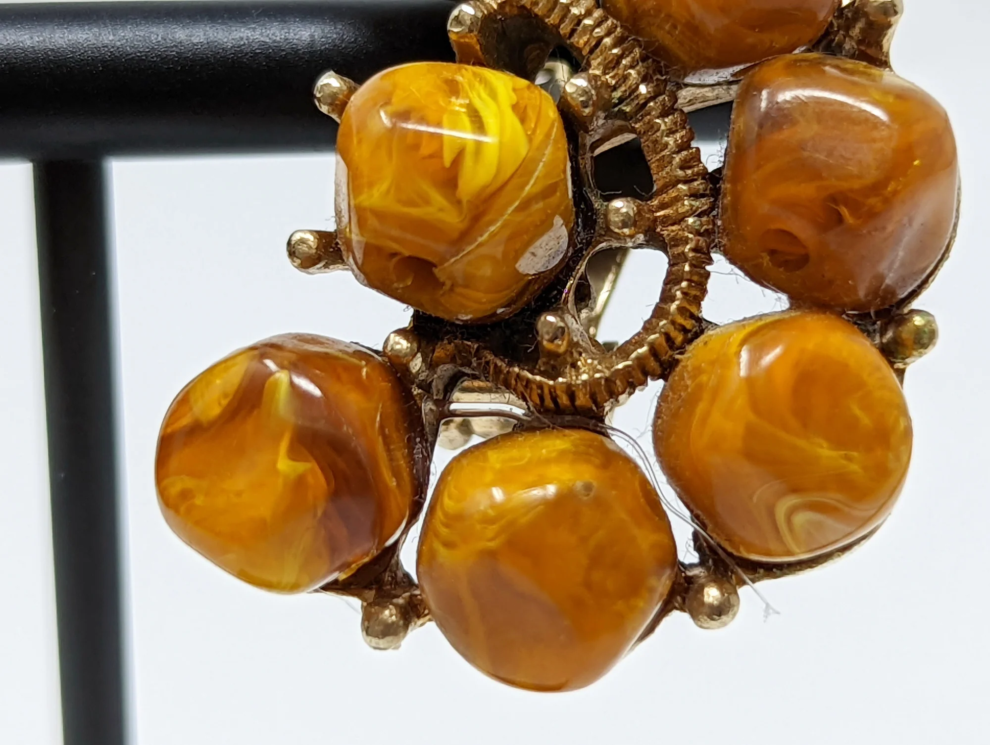 80s Brown Resin Cluster Beads Clip On Earrings - Image 8