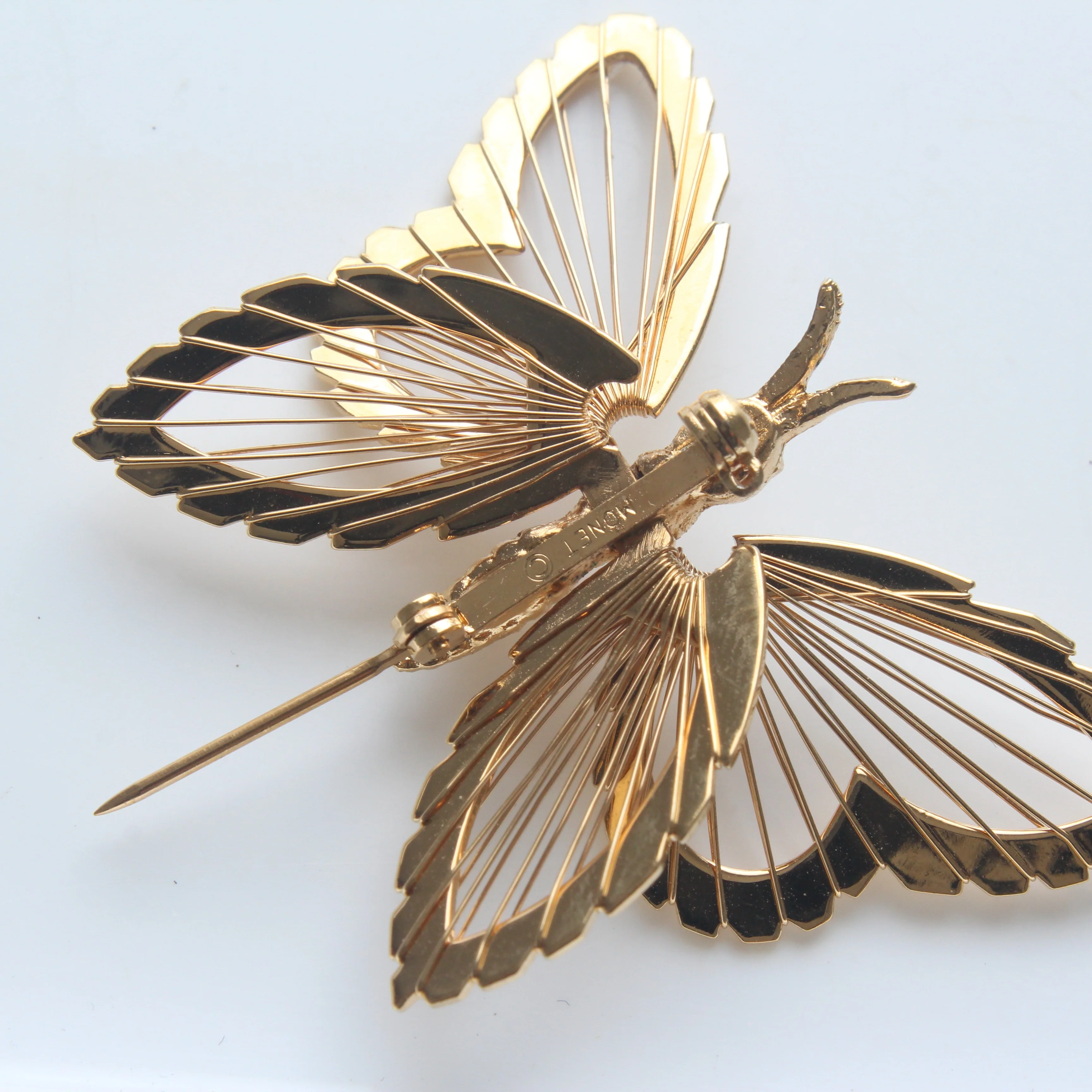 80s Butterfly Brooch Pin Gold Metal Figural Wildlife By Monet - Image 11