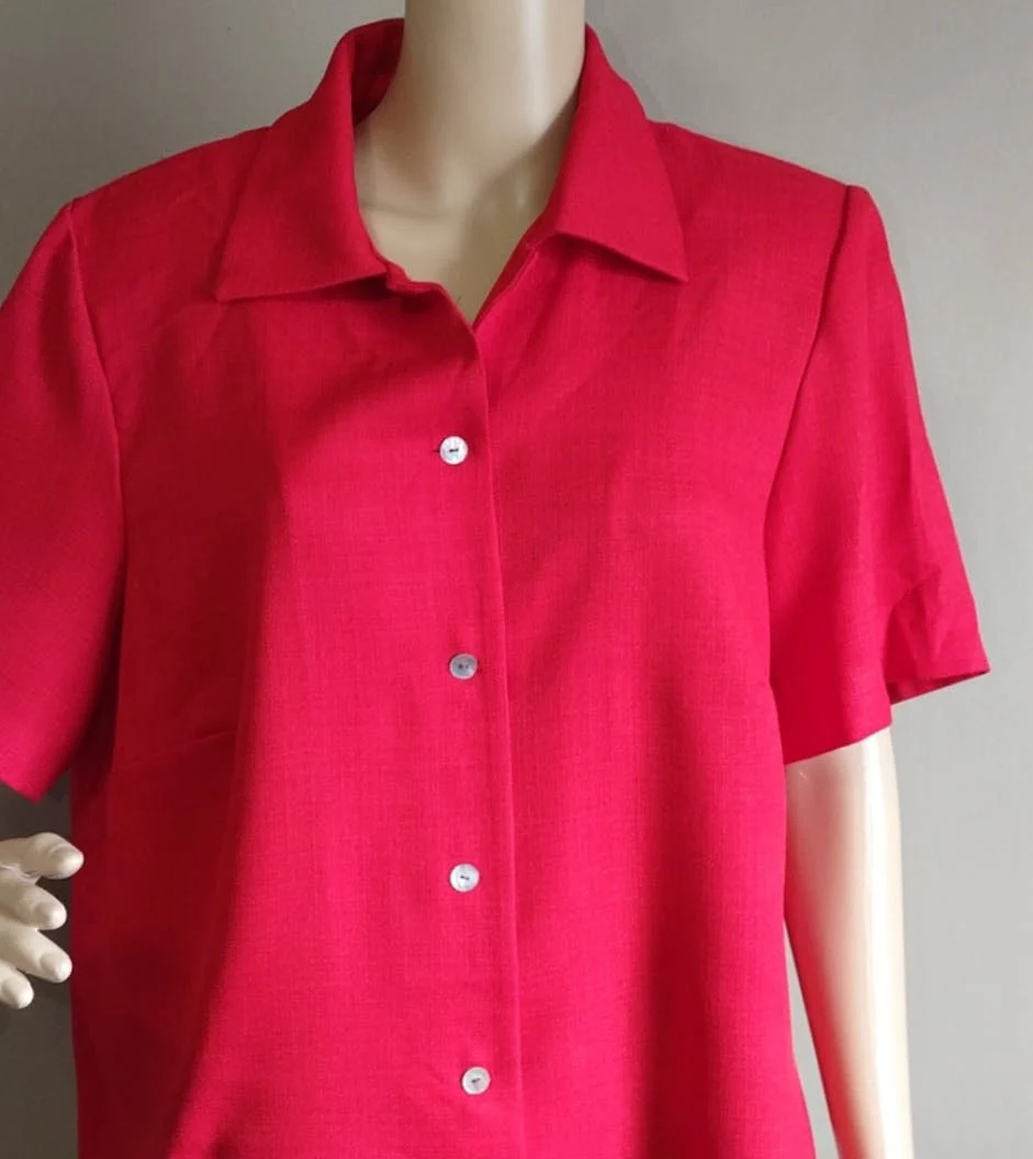 80's Stylish Button Front Pleated Back Top by Karen Stevens - Image 3