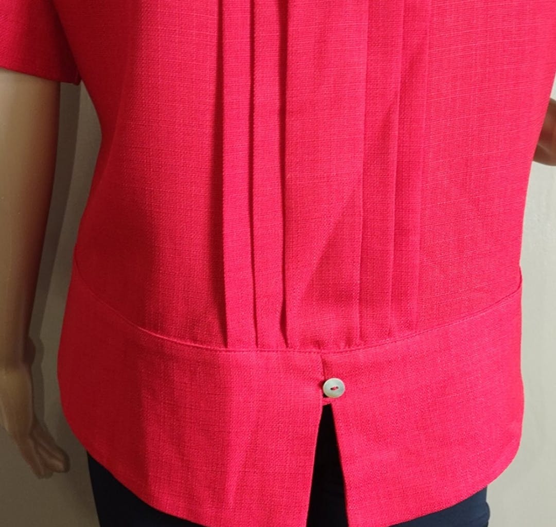 80's Stylish Button Front Pleated Back Top by Karen Stevens - Image 4