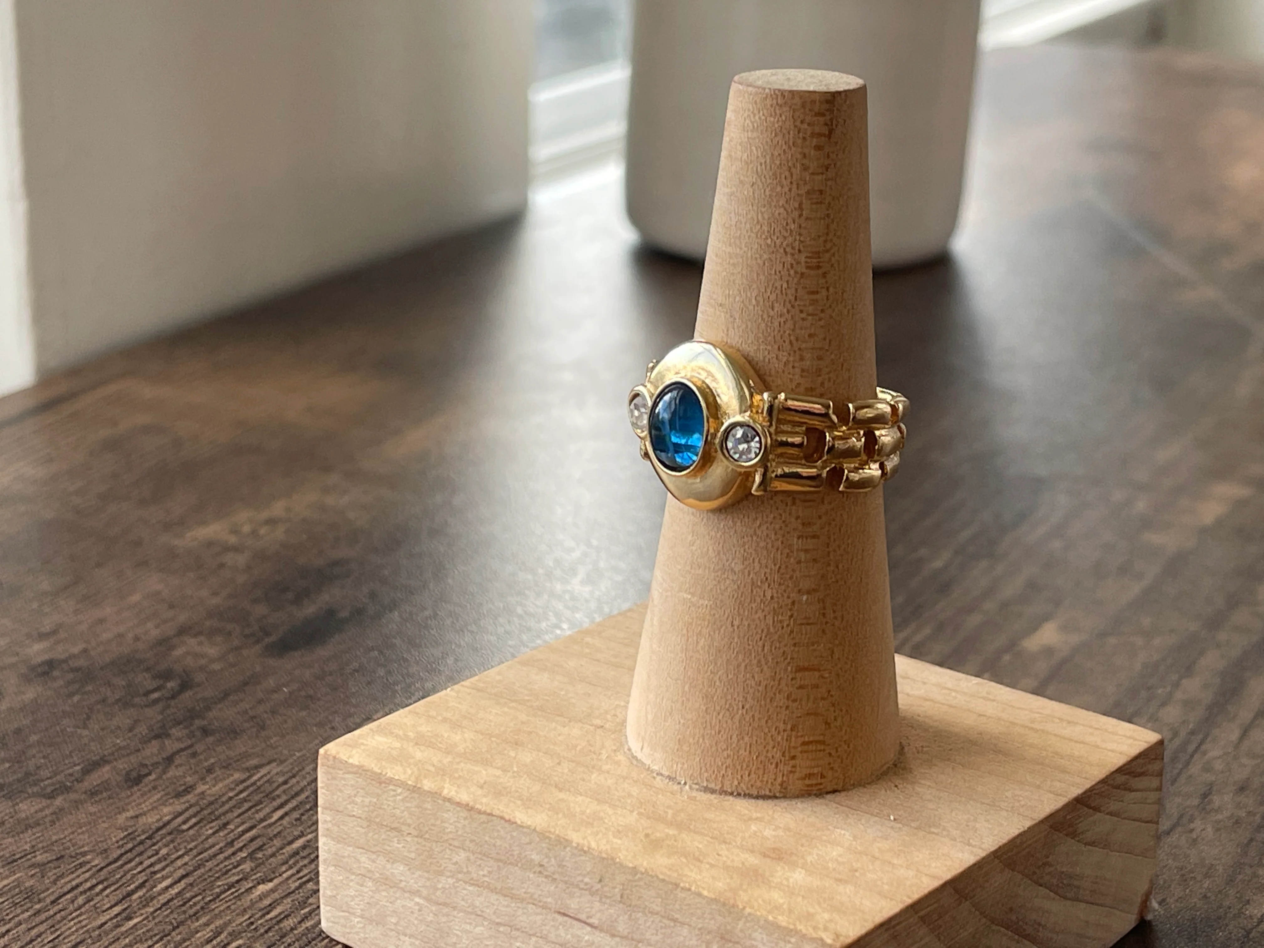 80s Chain Link Sapphire Cabochon Ring - Image 10