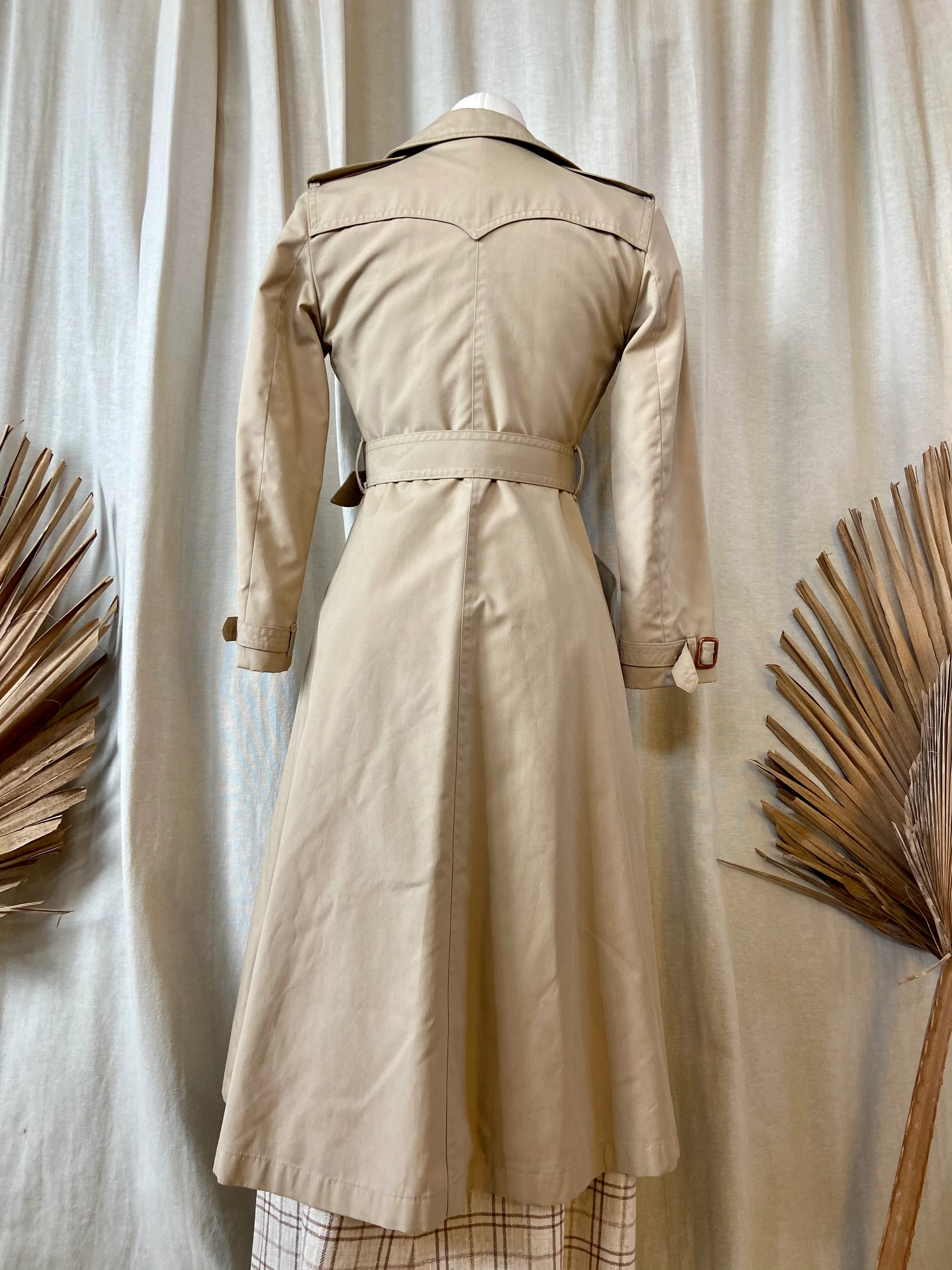 80s Classic Long Trench Coat With Waist Belt In Khaki - Image 12