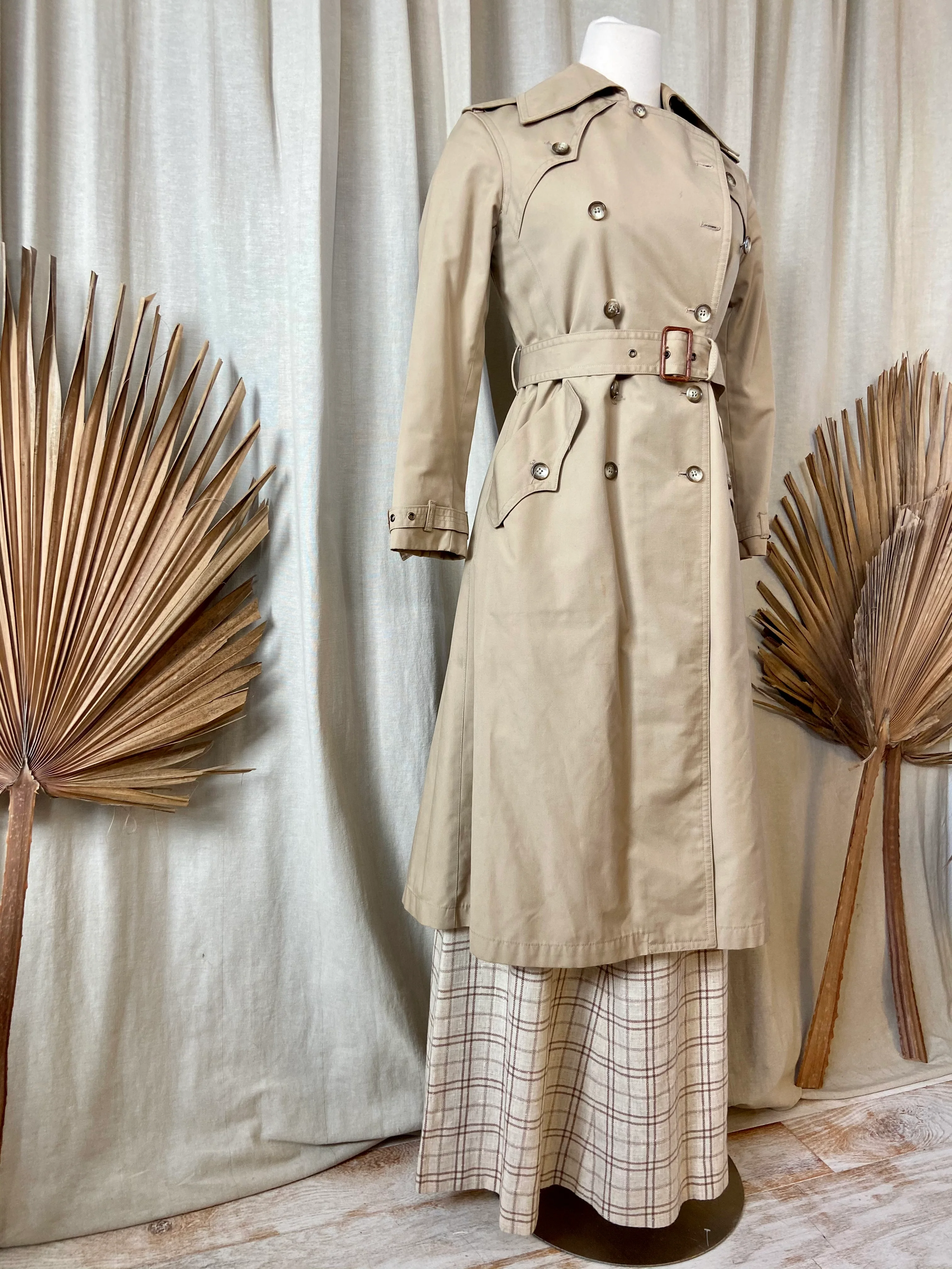 80s Classic Long Trench Coat With Waist Belt In Khaki - Image 3