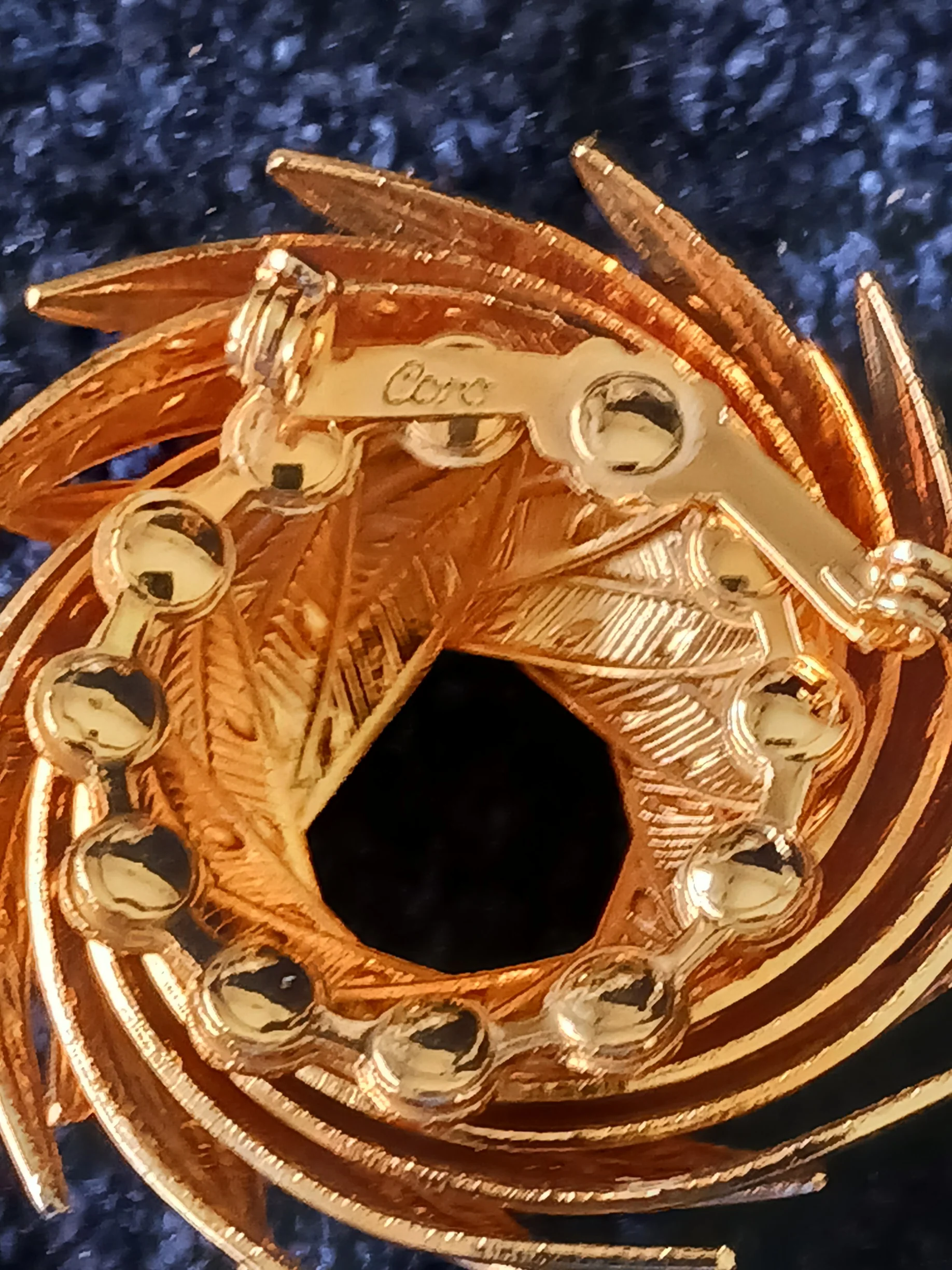 80s Coro Gold Tone Leaf Wreath Dimensional Brooch By Coro - Image 4
