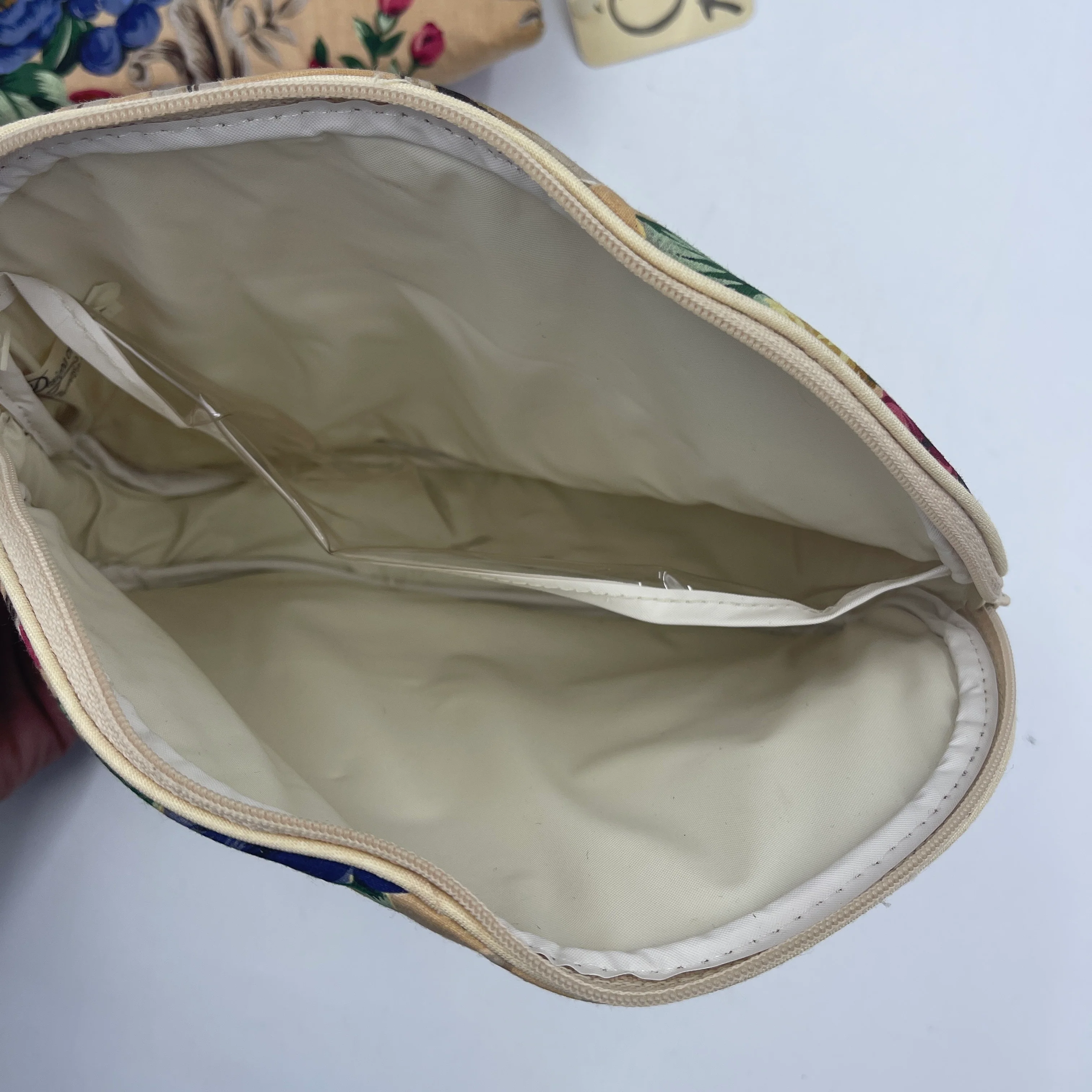 80s Cosmetic Bag Travel Set Floral Grandmilennial By Oscar de la Renta - Image 5