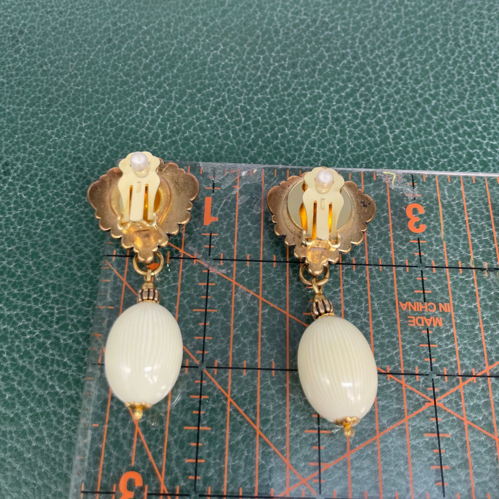 80s Dangle Drop Large Statement Clip On Earrings - Image 7