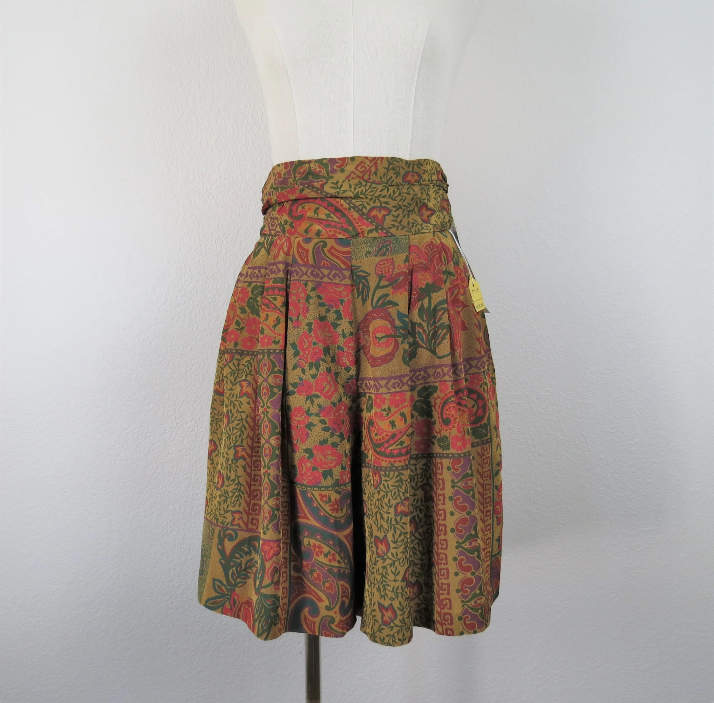 80s Deadstock Floral Shorts Bermuda High Waist By Adrienne Christina New York - Image 3
