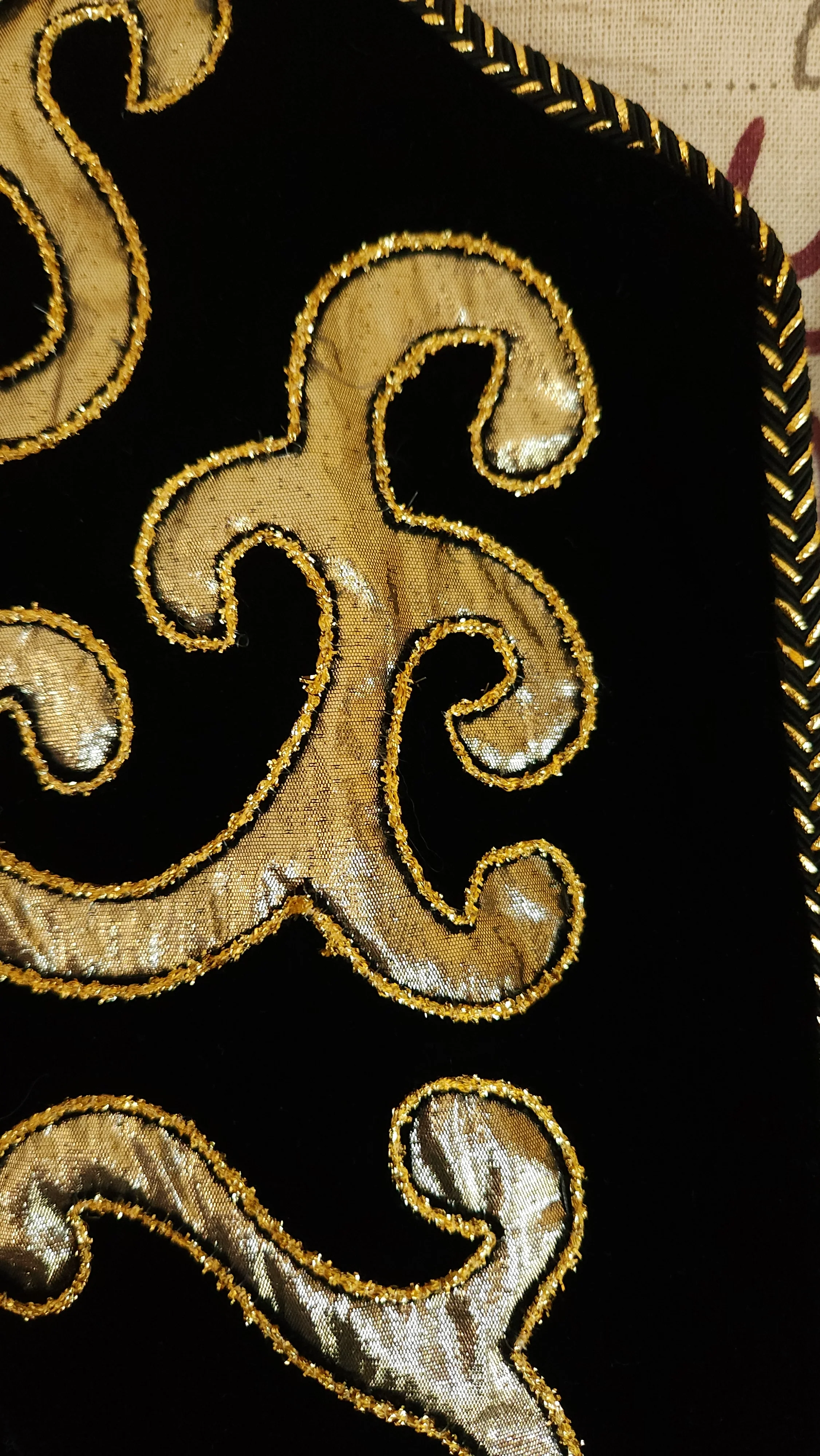80s Designer Black Velvet And Gold Lamé Bolero Jacket By Victor Costa Nieman Marcus - Image 6