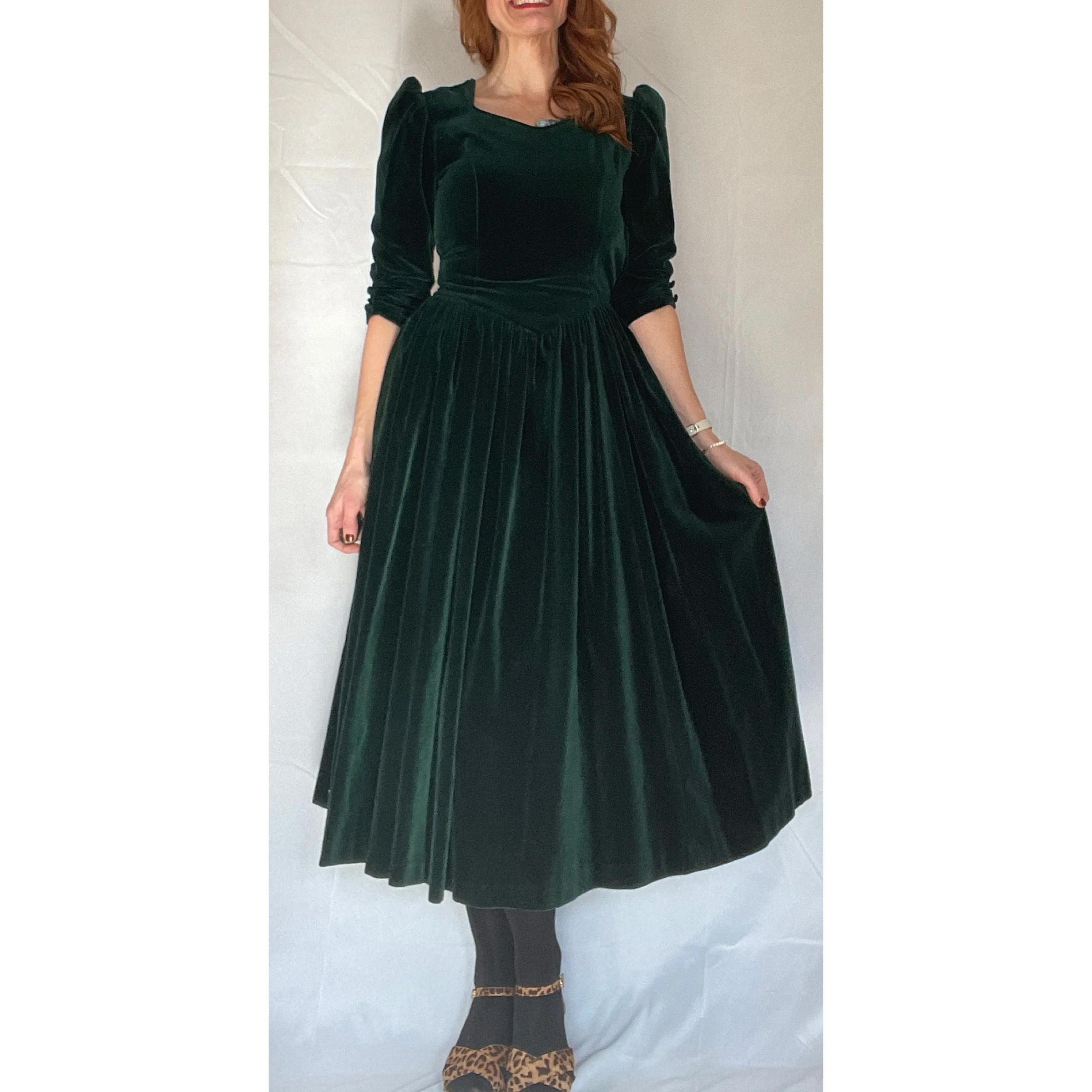 80s Emerald Green Velvet Puff Sleeve Midi Dress By Laura Ashley - Image 4