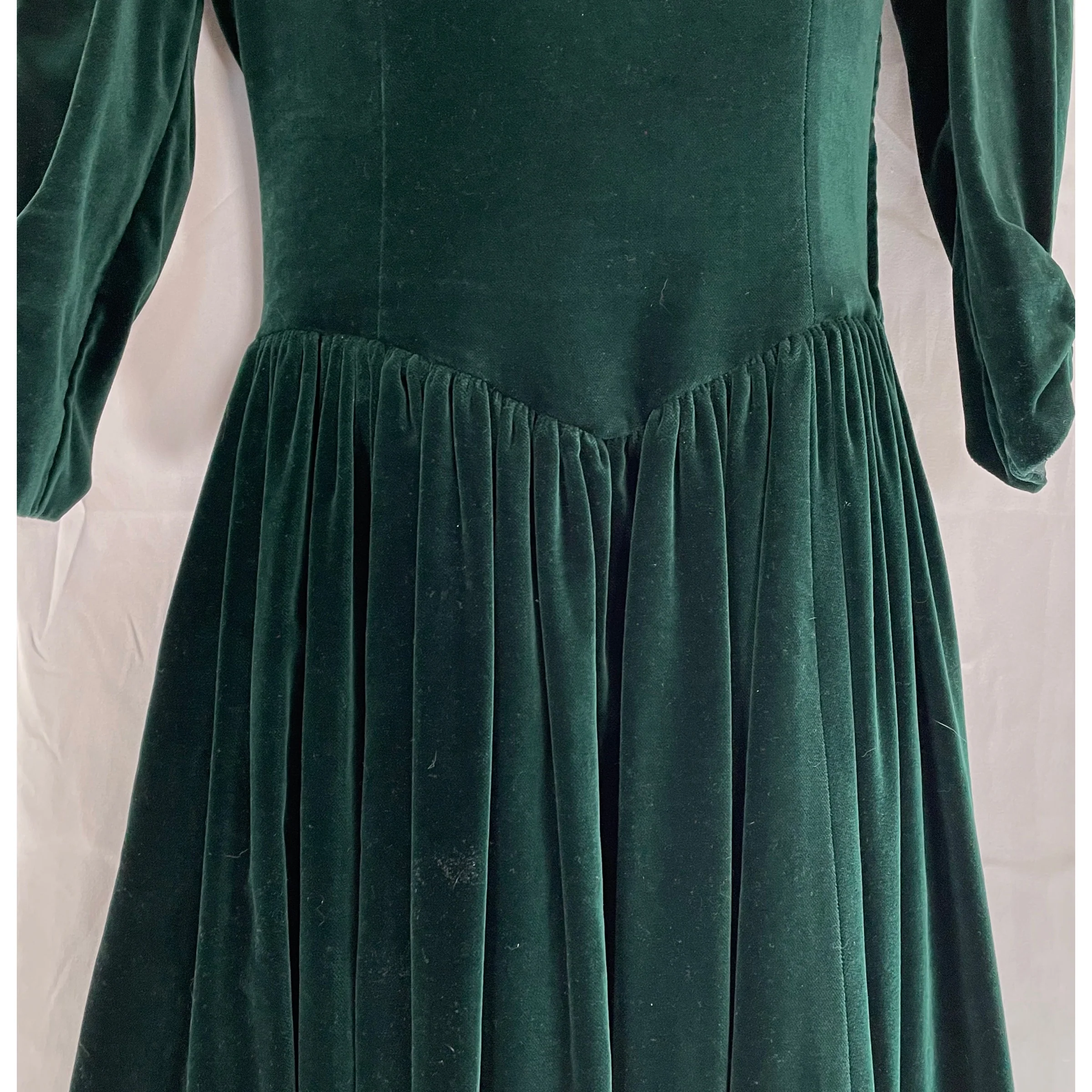 80s Emerald Green Velvet Puff Sleeve Midi Dress By Laura Ashley - Image 8