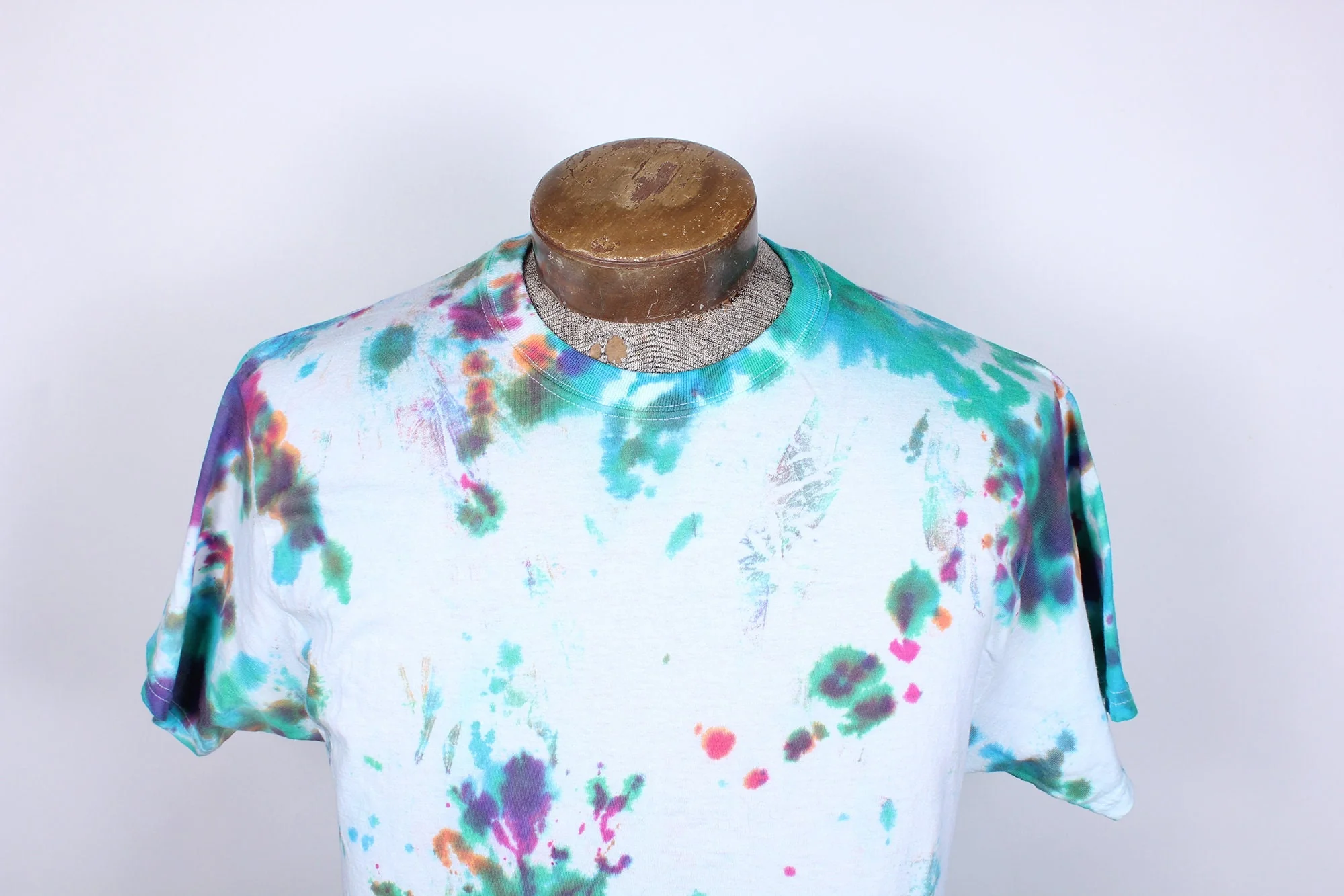 80s Era Hanes Brand Adult Medium Camp T-Shirt Tie Dyed Blue Pink by Hanes - Image 2
