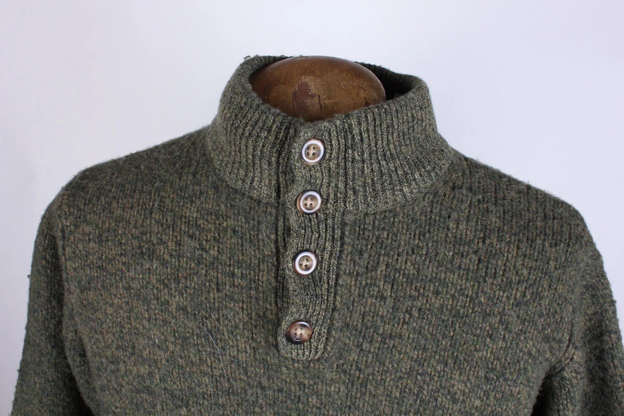 80s Era Men's Ll Bean Winter Heavy Lambs Wool Forest Green Three Quarter Button Preppy Ski Sweater Size Medium by Ll Bean - Image 4