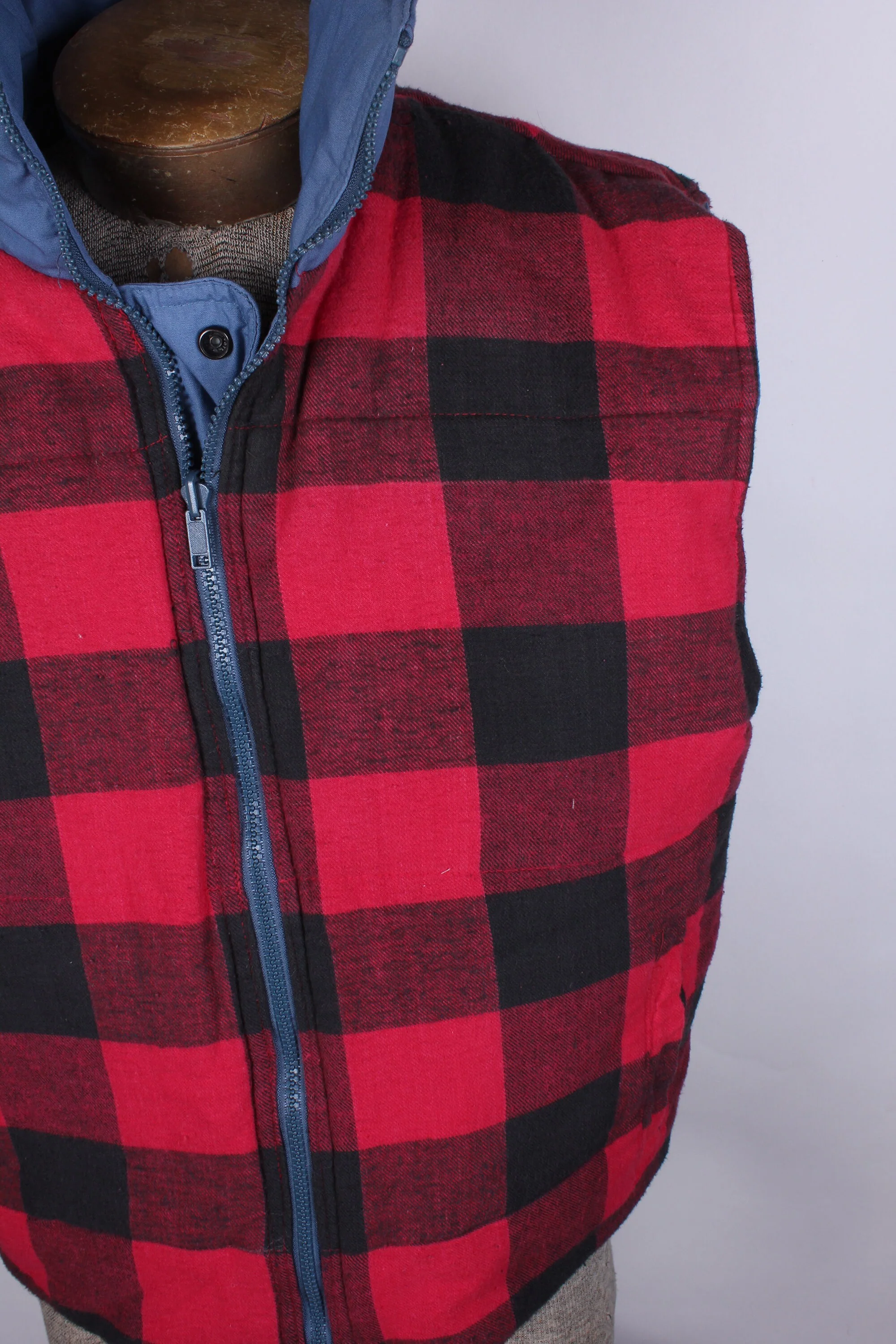 80s Era Reversible Blue with Buffalo Plaid Lining Timber Trail Brand Size M Down Filled Navy Puff Vest by Timber Trail - Image 8