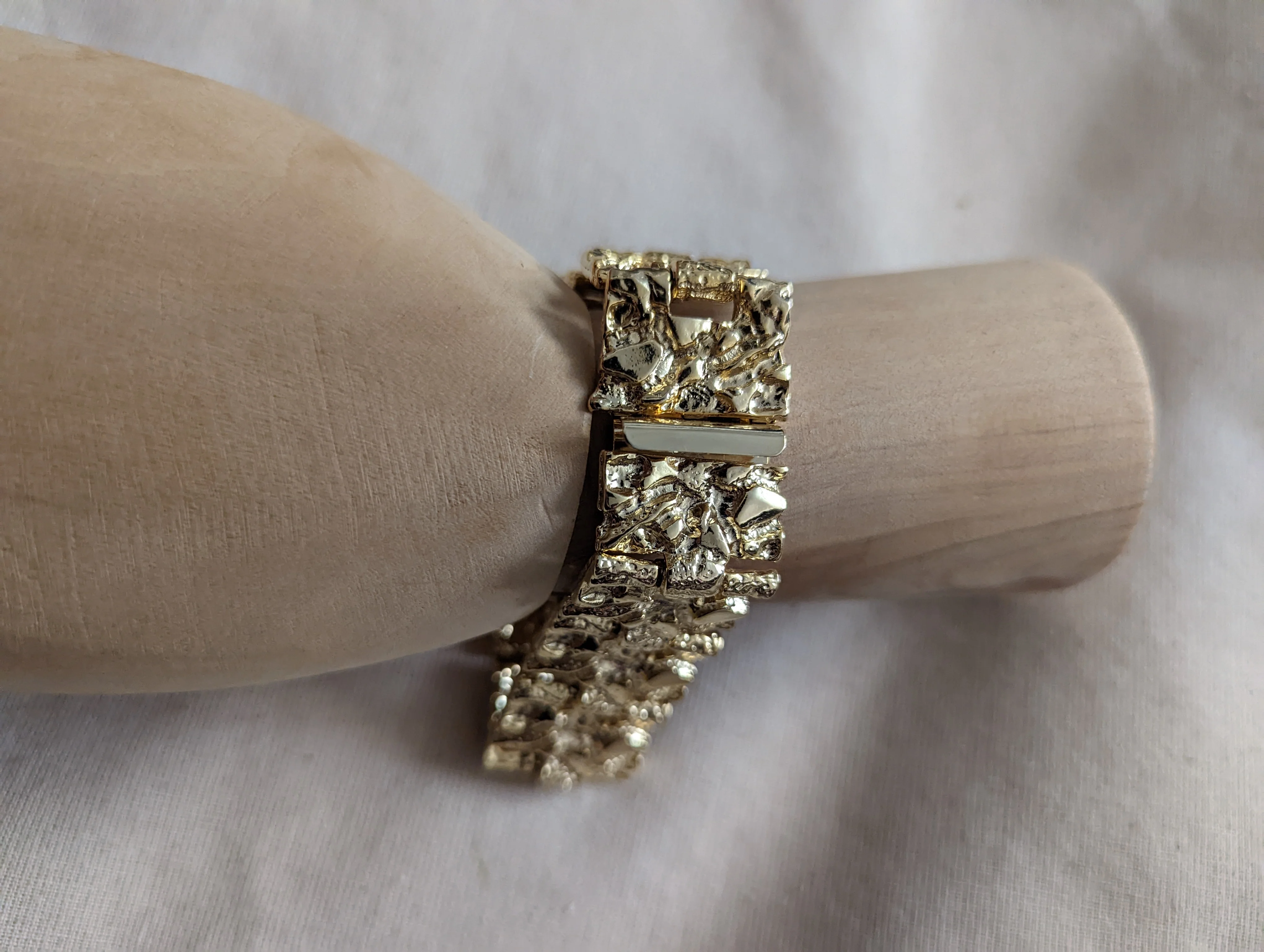 80s Faux Gold Chunky Bracelet - Image 11
