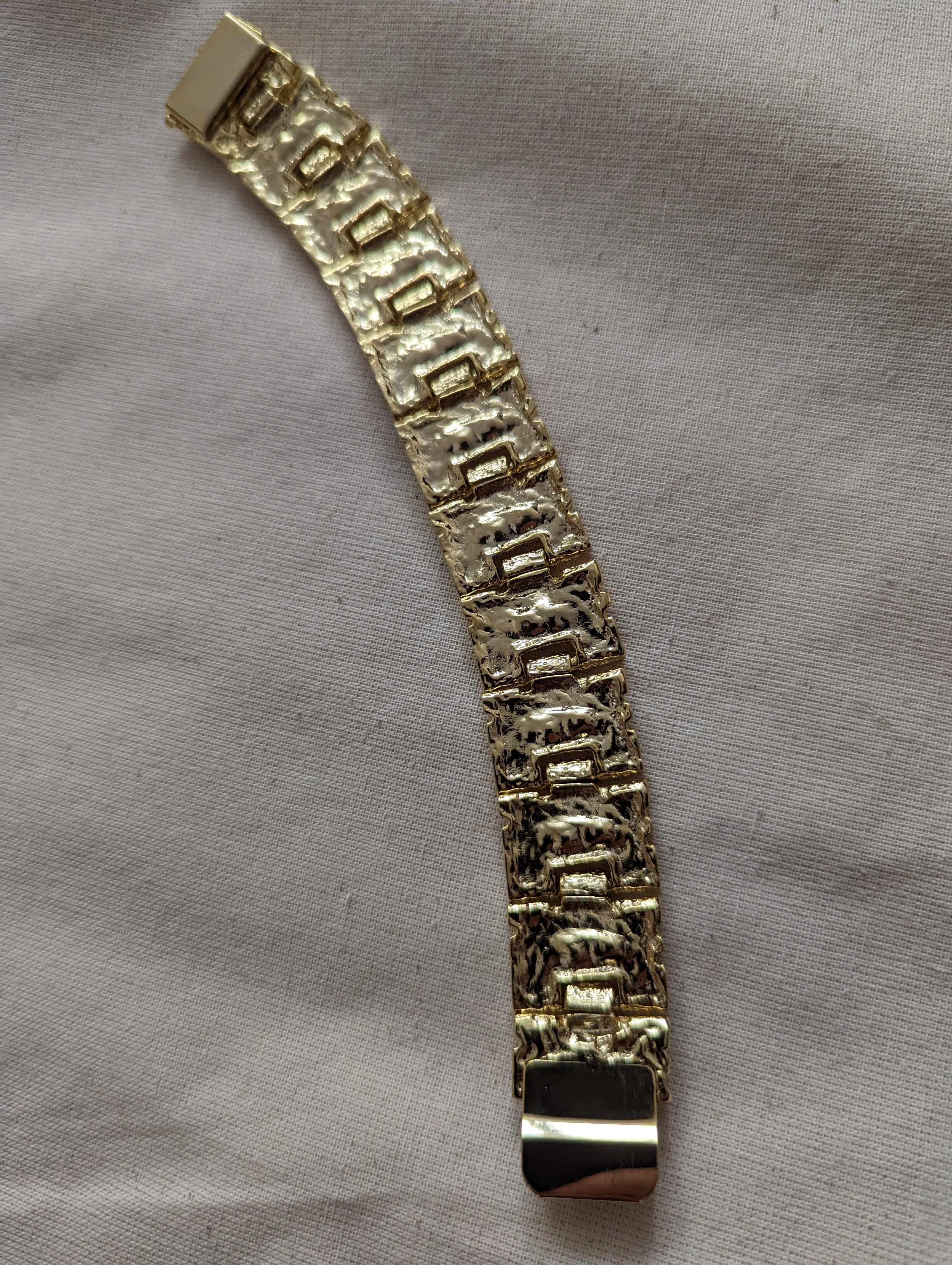 80s Faux Gold Chunky Bracelet - Image 8