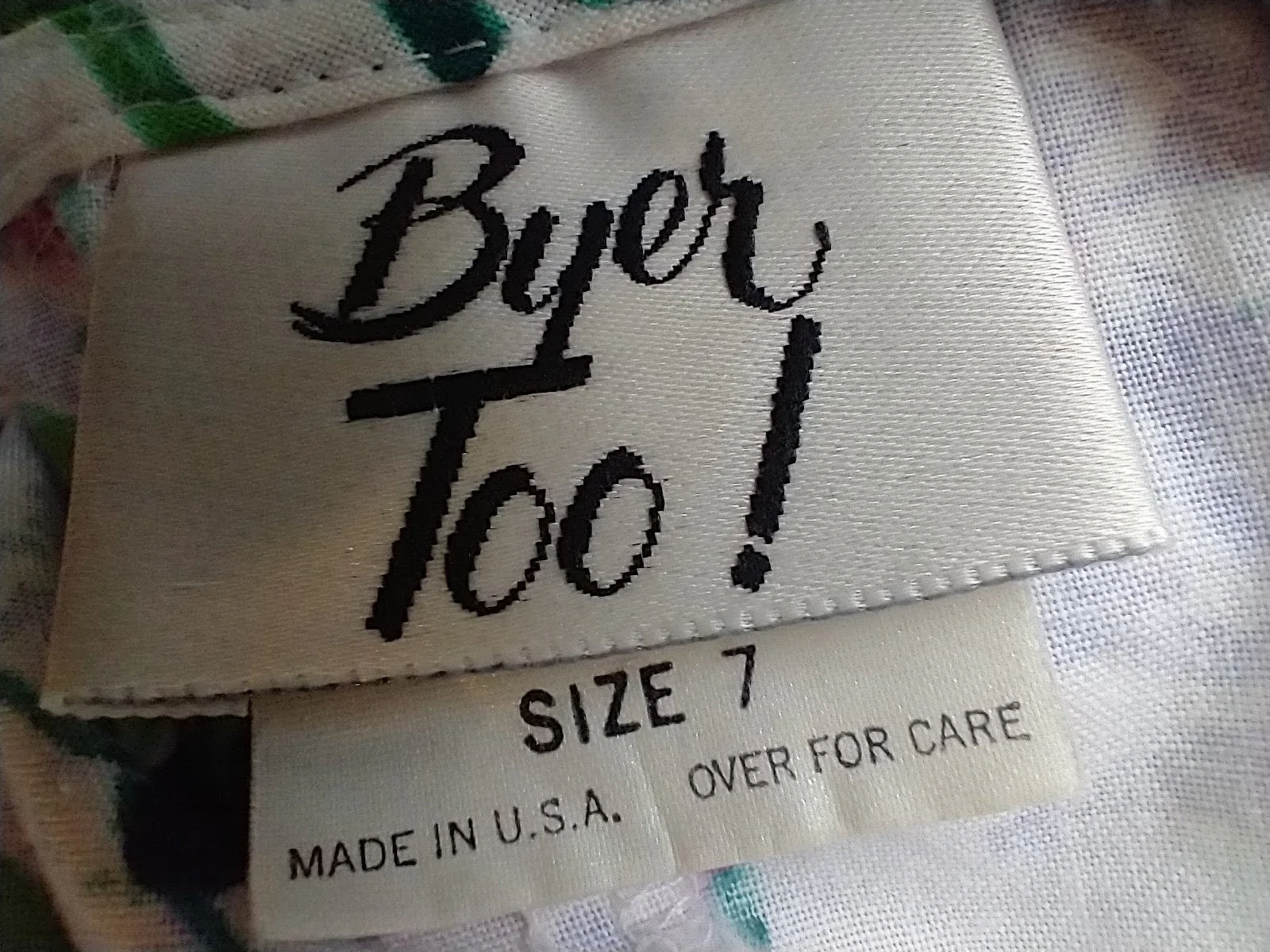 80s Floral White Fit and Flare Off The Shoulder Short Sleeve Dress Basque Waist Size Small by Byer Too! - Image 9