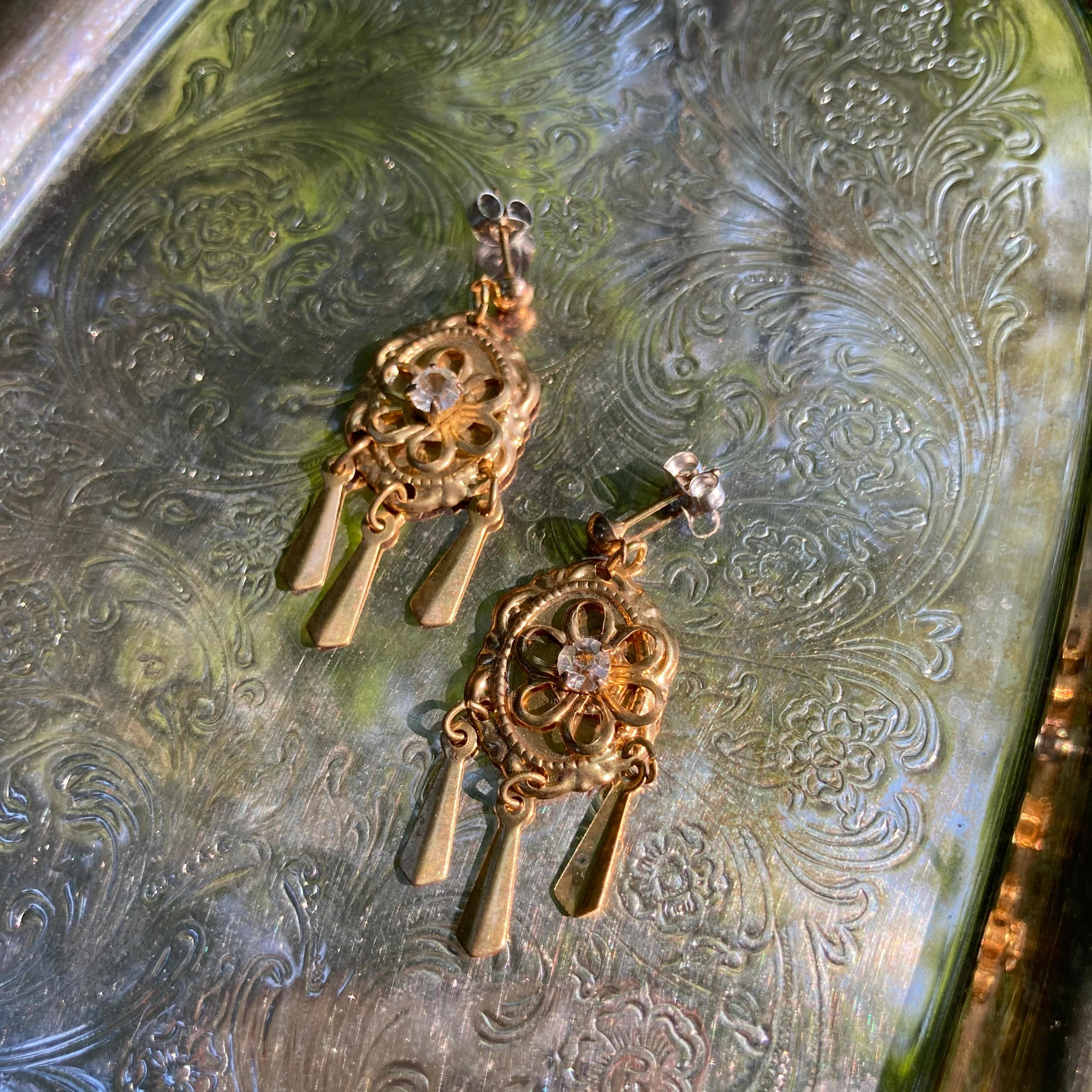 80s Gold Tone Flower And Frame Artdeco Stud Dangles - Image 2