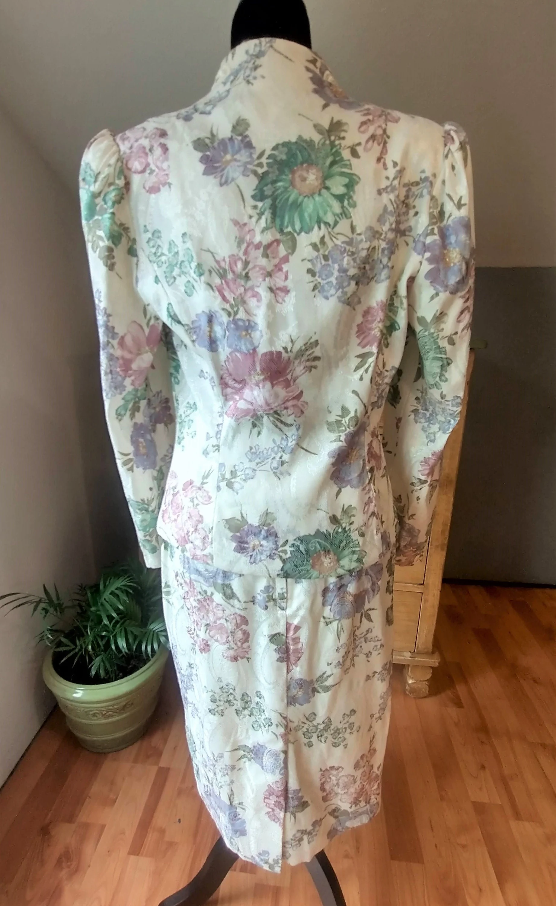 80s Gunne Sax Floral Suit Skirt Blazer Mother of Bride Mother of Groom Wedding Size Small by Scott Mcclintock - Image 2