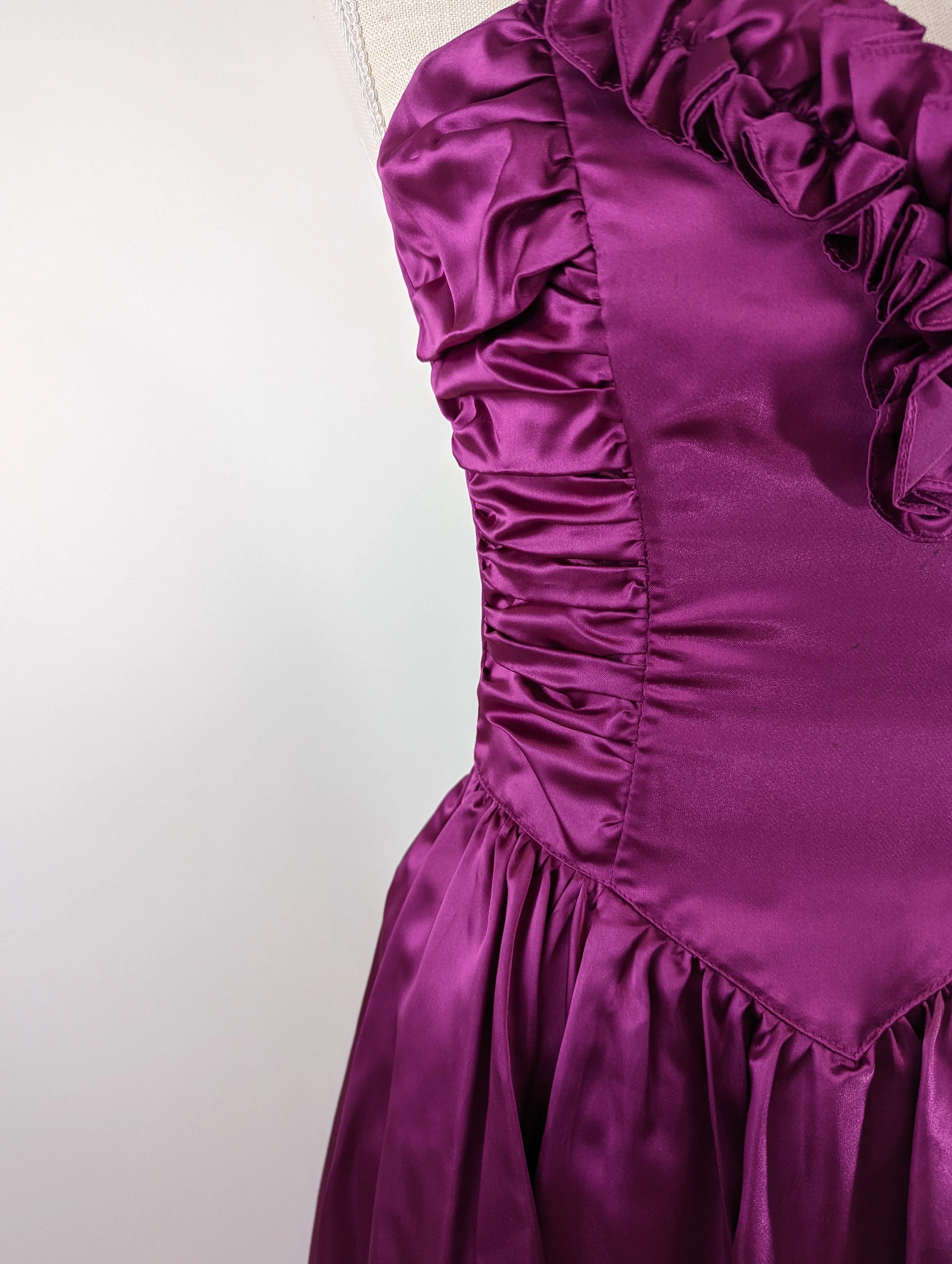 80s Heart Shaped Strapless Gunne Sax Rosette and Ruffle Prom Dress by Jessica McClitock - Image 4
