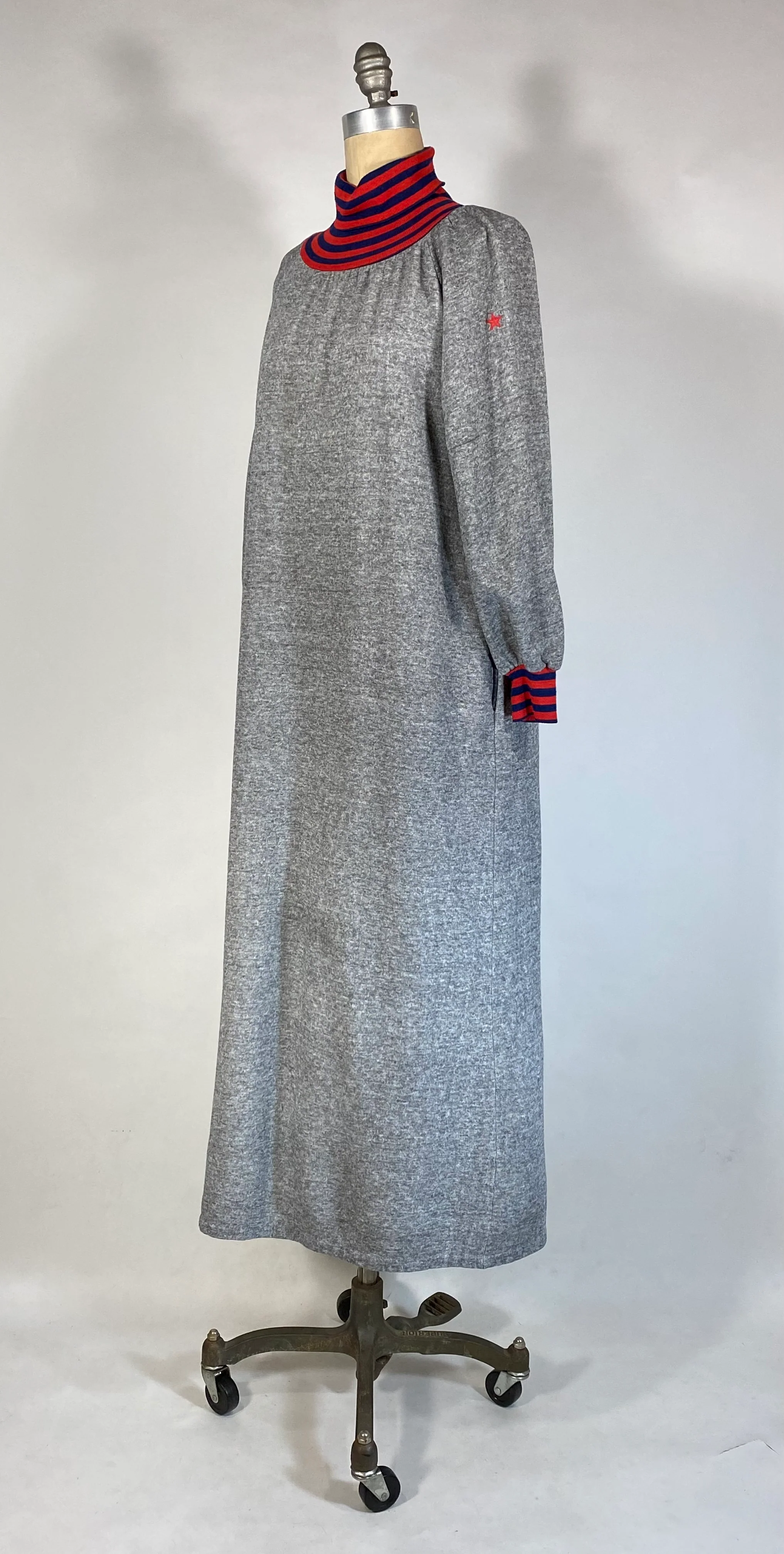 80s Heathered Gray Fleece Lined Jersey Nightgown By Clovis Ruffin - Image 3
