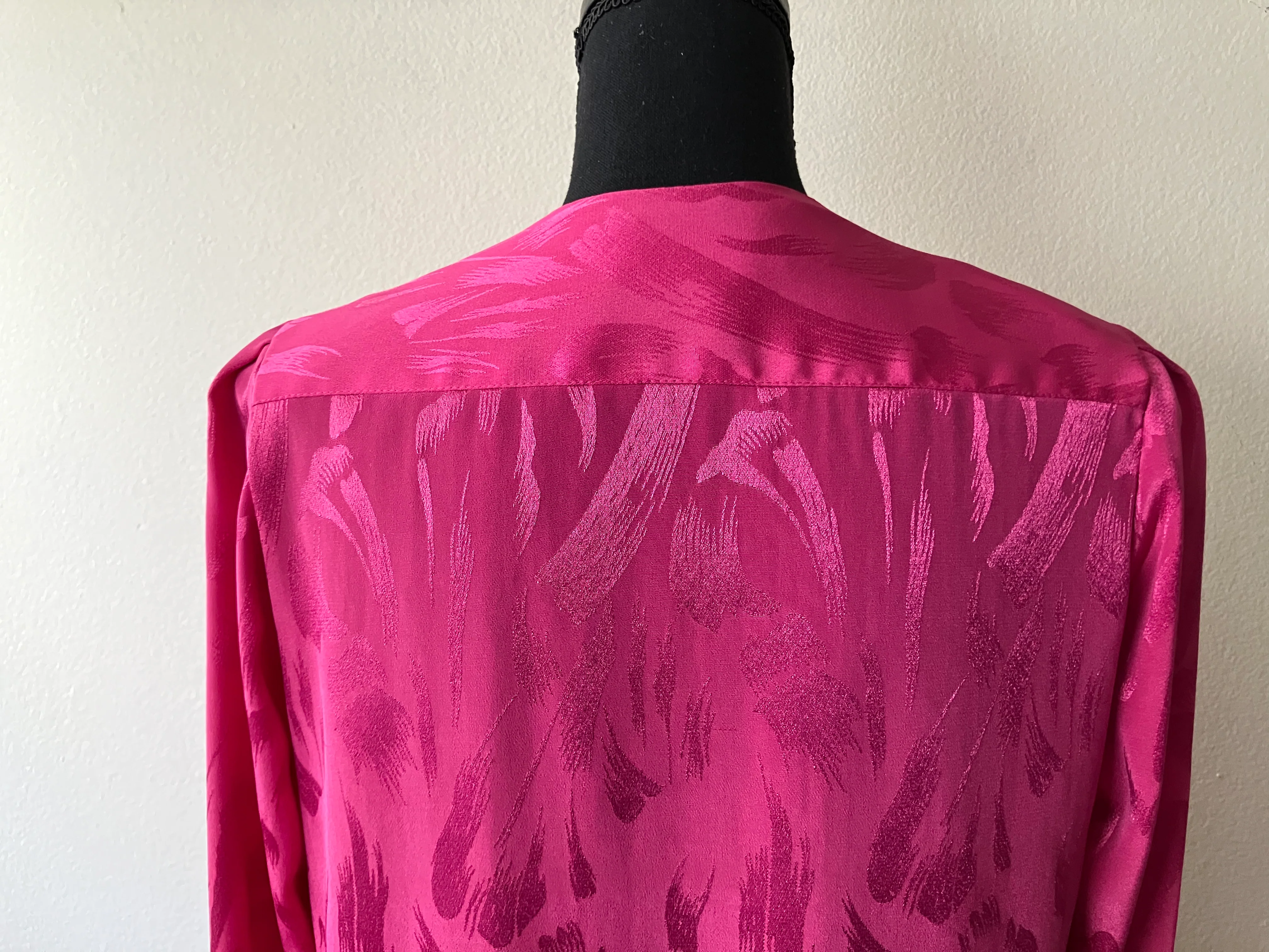 80s Hot Pink Abstract Floral Silky Pleated Blouse By Axiom - Image 9