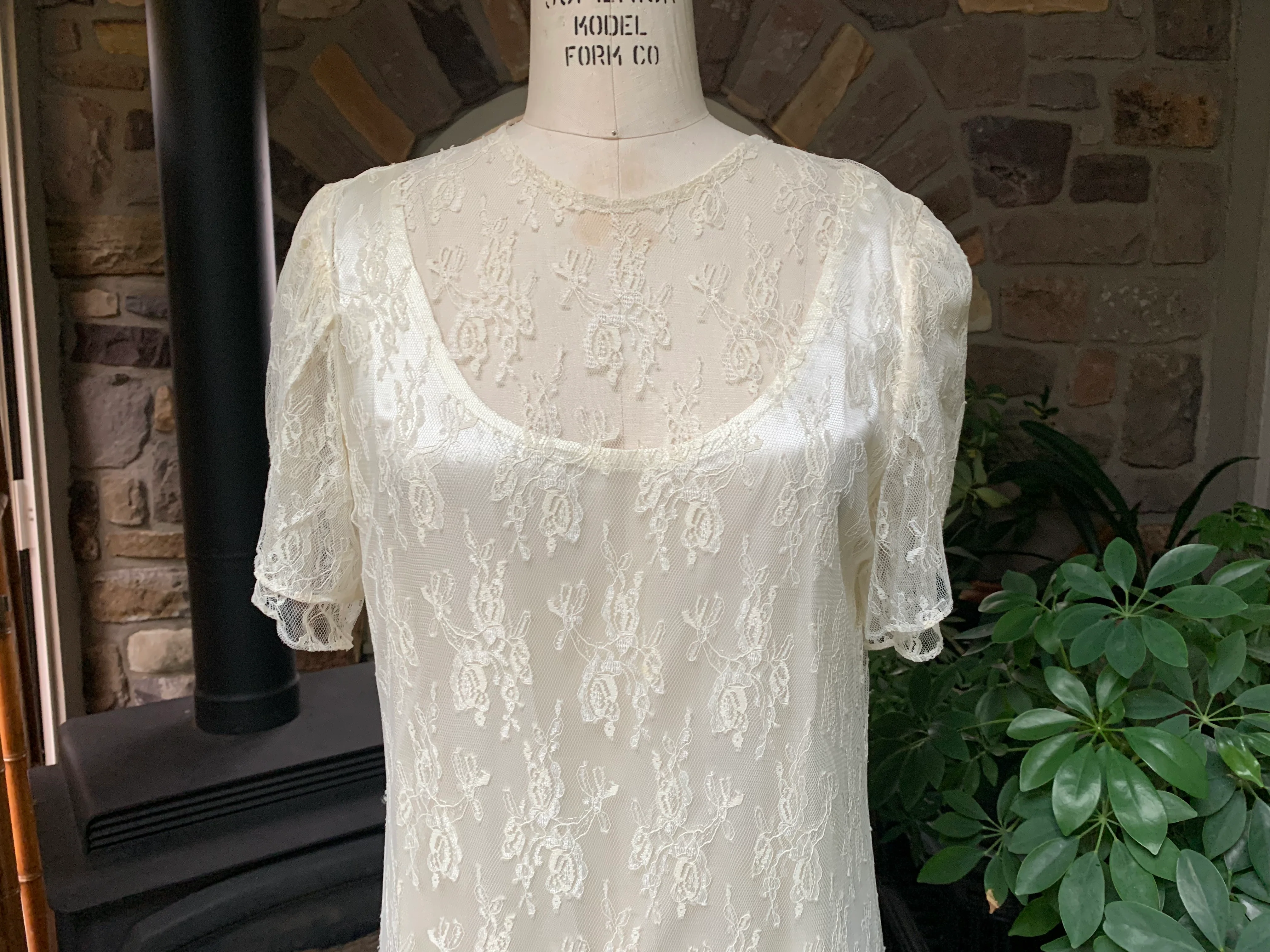 80s Ivory Lace Drop Waist Formal Dress By Gilberti - Image 3