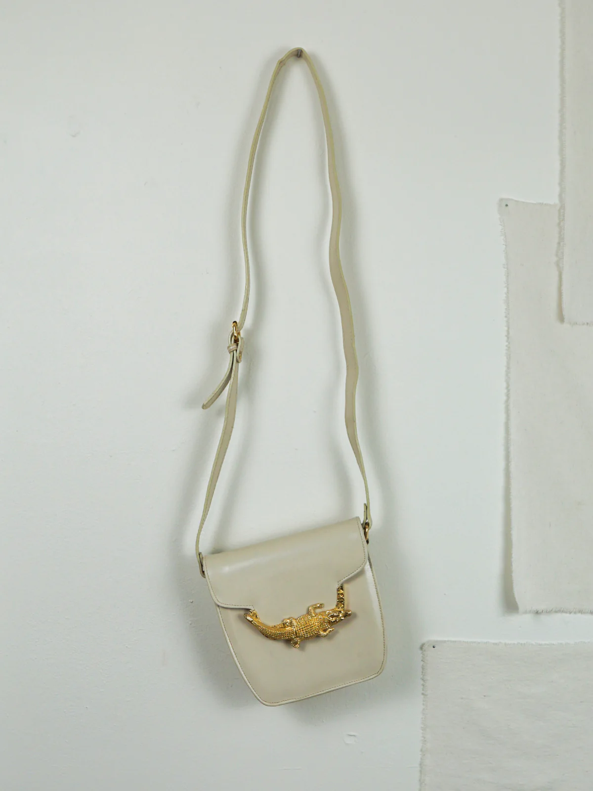 80s Ivory Leather Gold Metal Alligator Closure Bag By Great Bags - Image 7