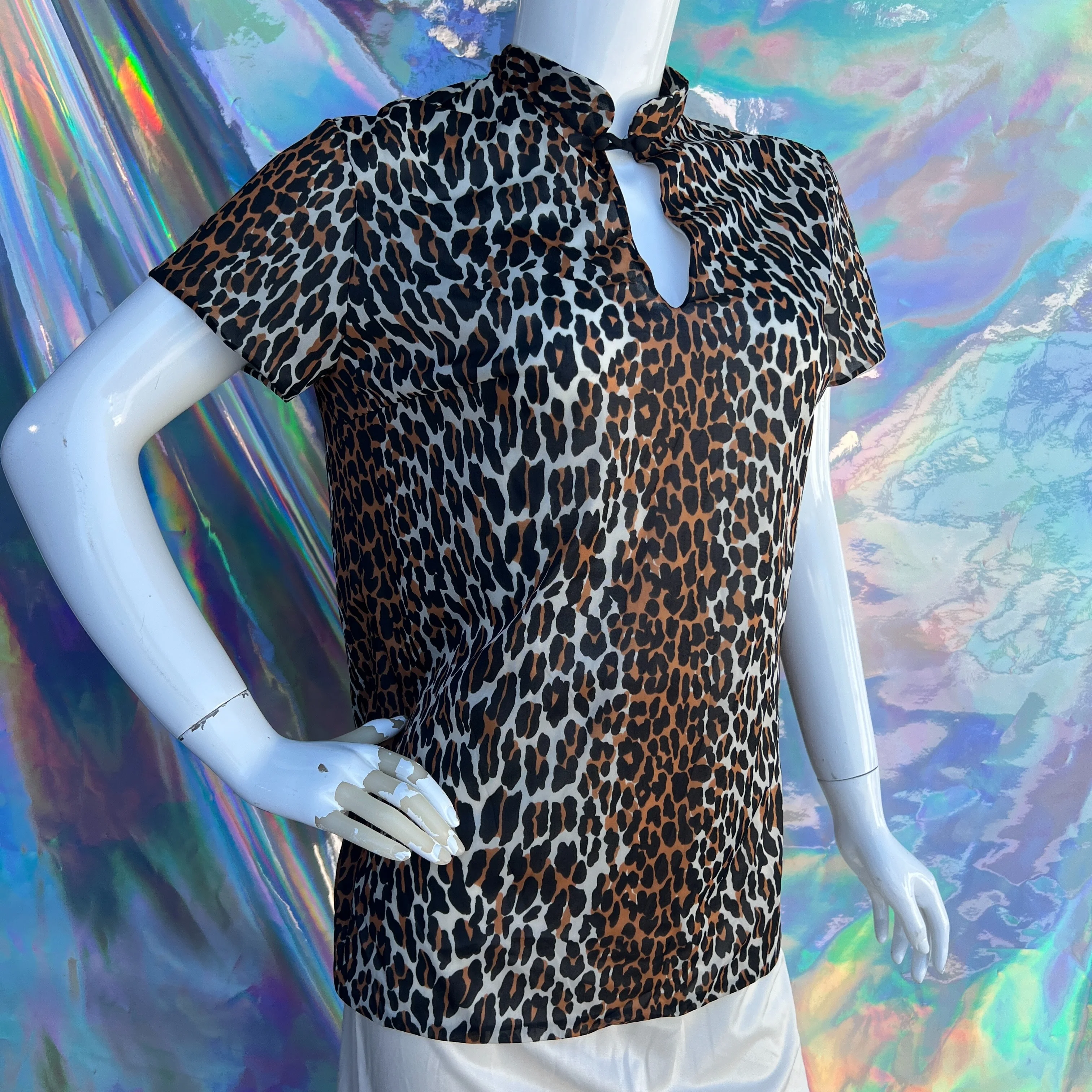 80s Keyhole Leopard Print Short Sleeve Night Shirt by Vanity Fair - Image 4