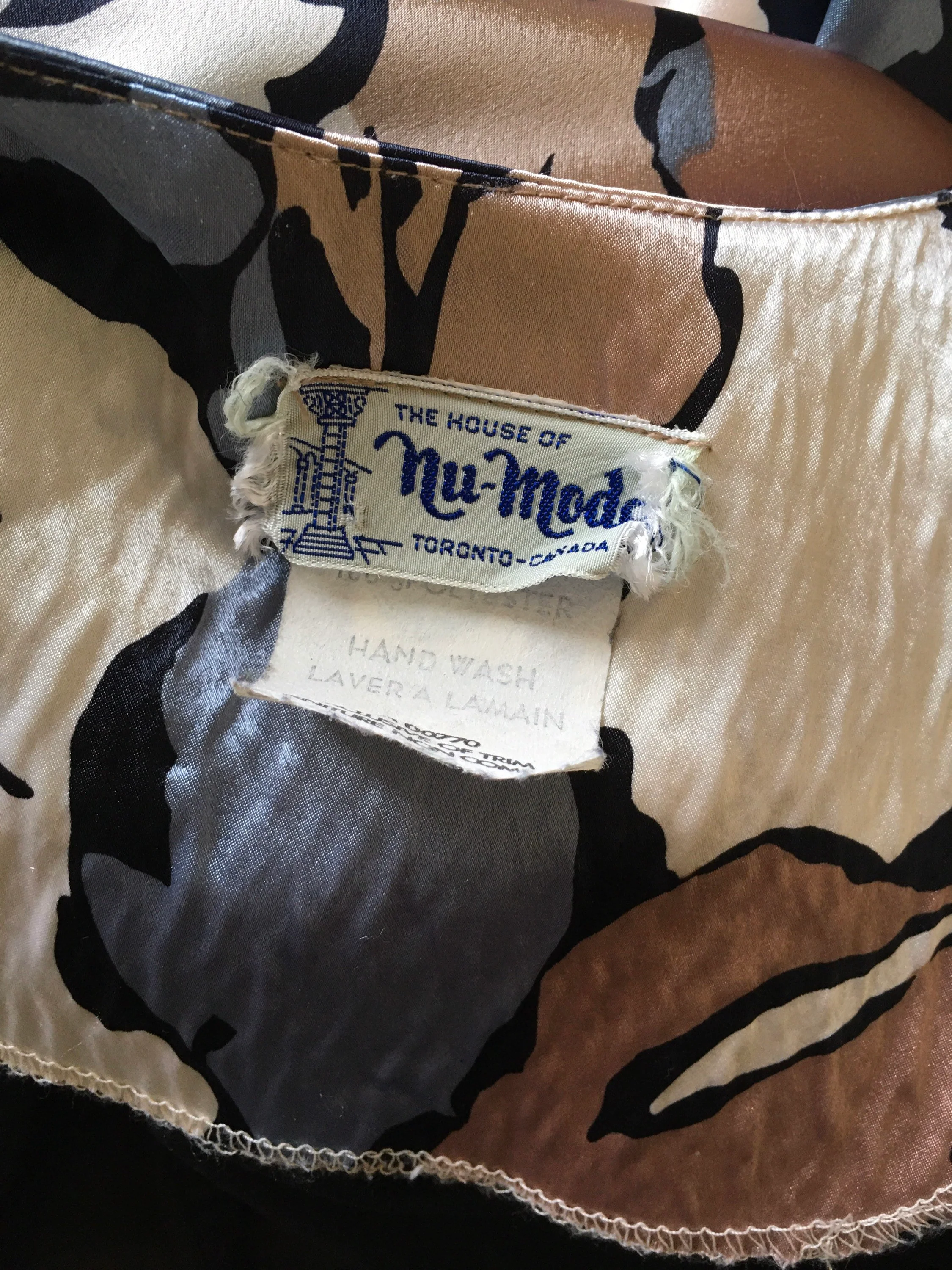 80's Mauve and Cream Satin Wrap Peplum Black Dress by Nu Mode - Image 7