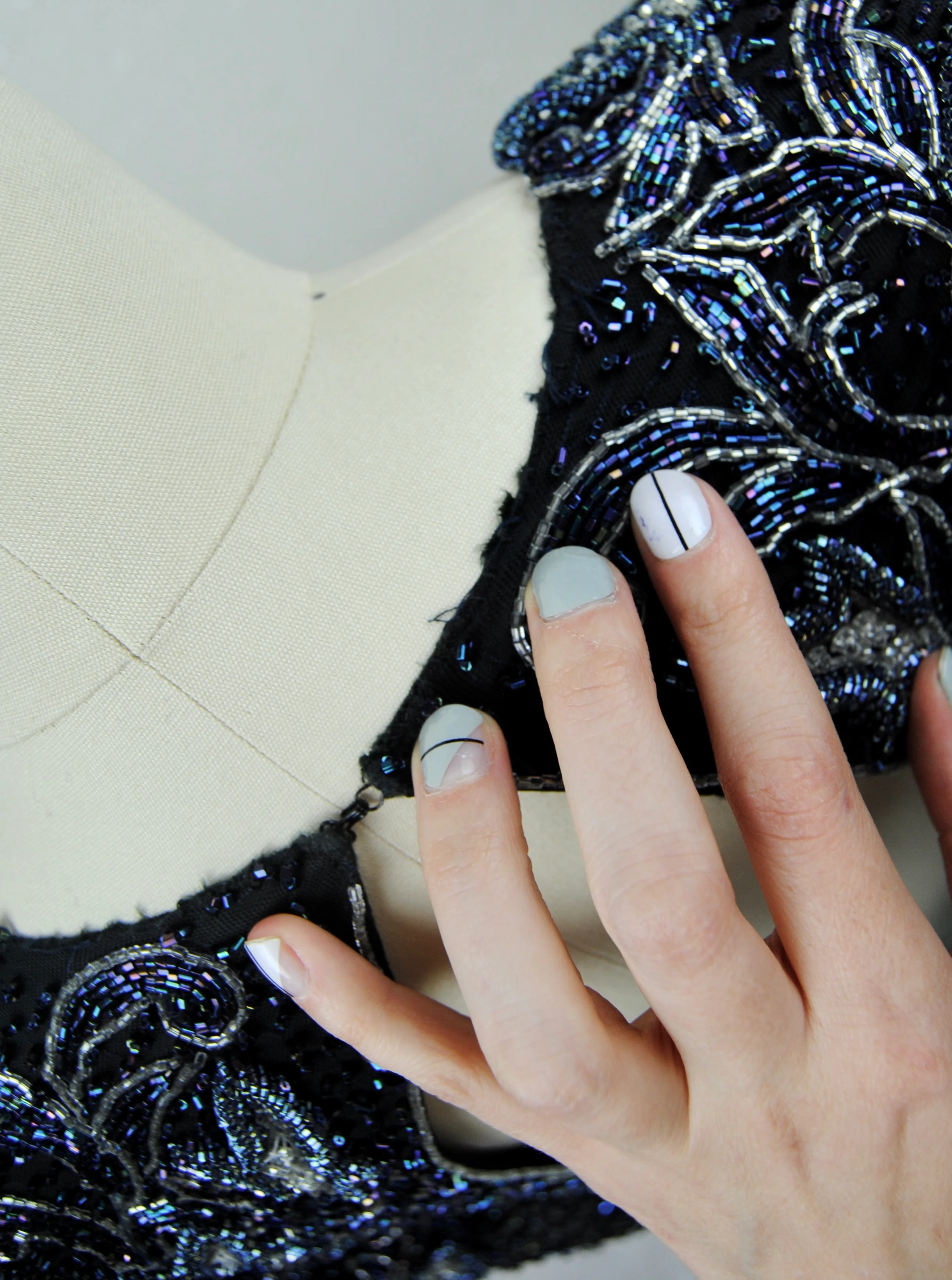 80s Midnight Blue Beaded Evening Gown Formal - Image 11