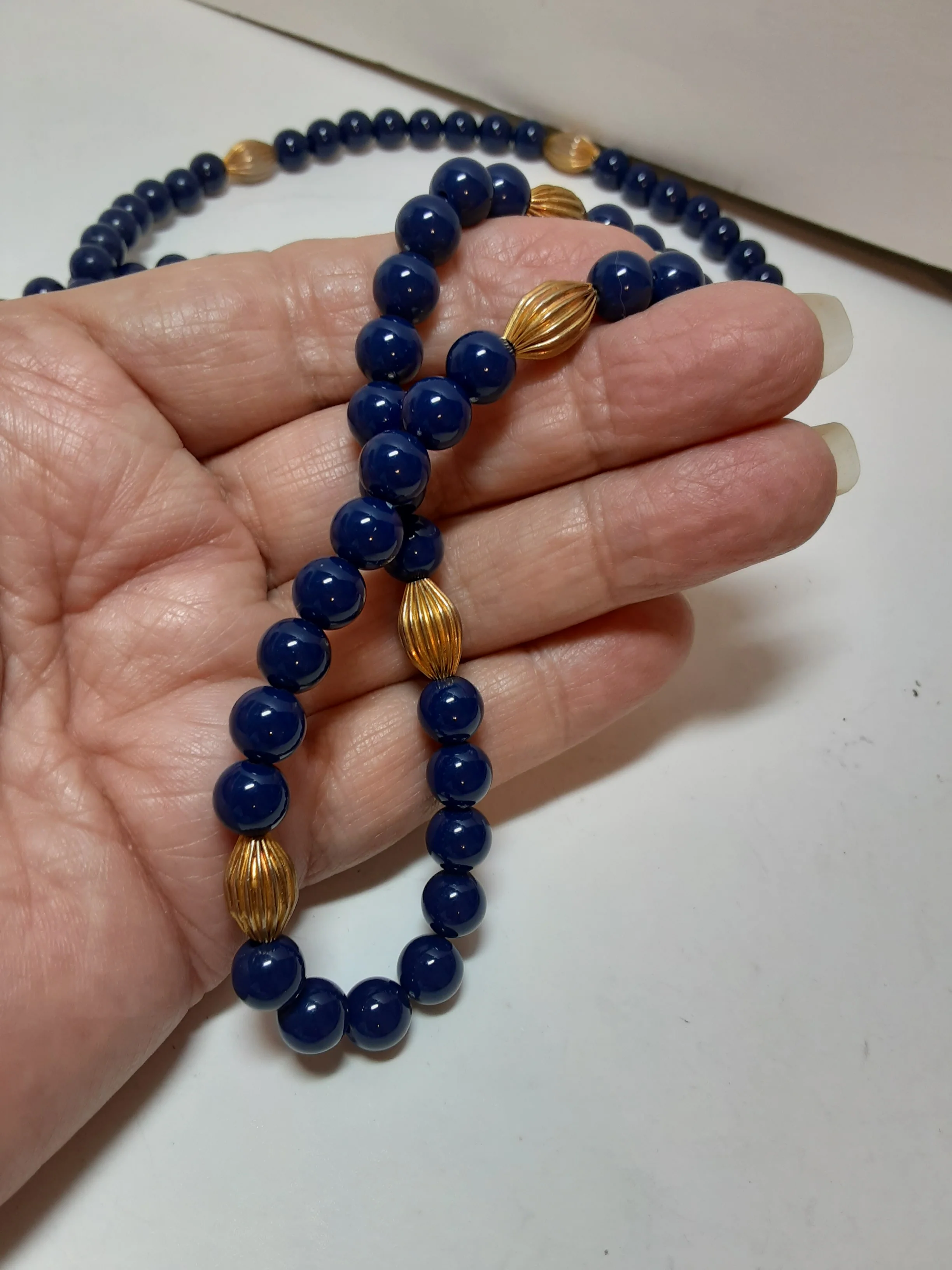 80s Necklace Fancy Free Blue Beads Goldtone Accents By Sarah Coventry - Image 4