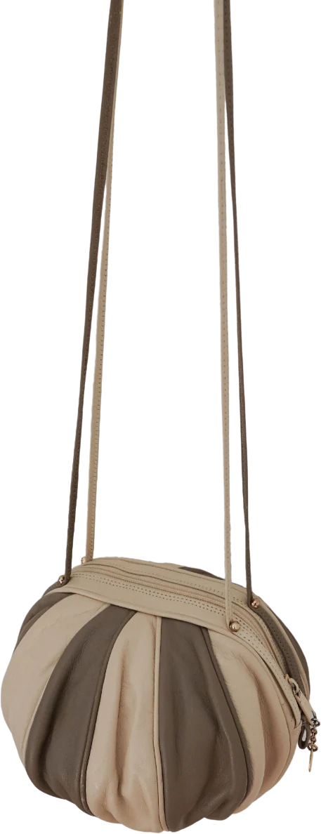 80s Neutral Tan Leather Ivory Round Ball Shoulder Bag By Brio! - Image 2