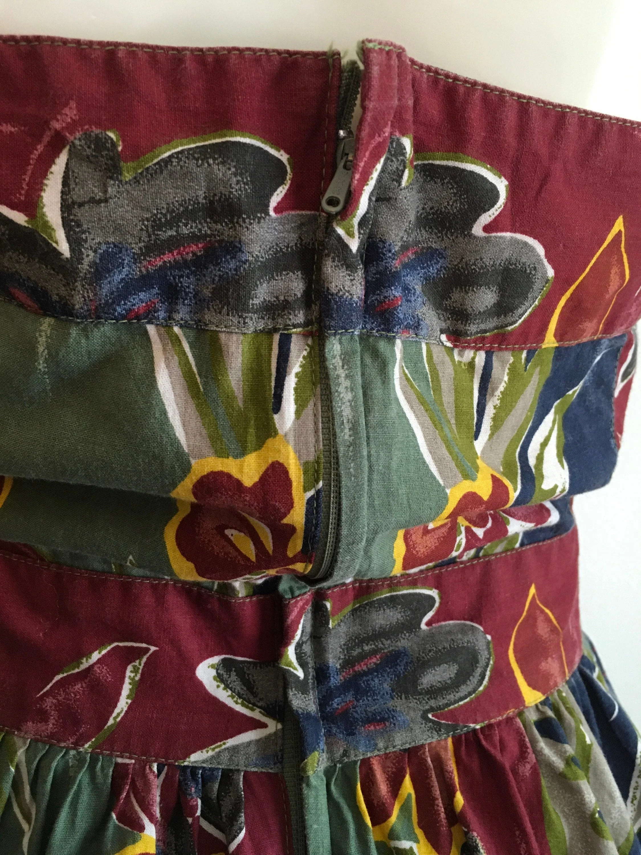 80's Orchids and Acanthus Leaves Halter Summer Dress - Image 8