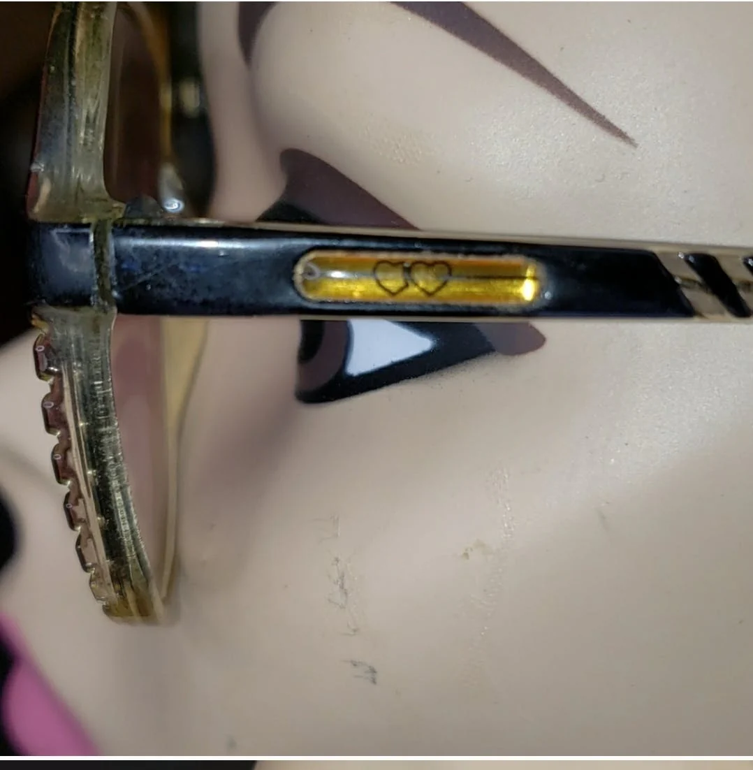 80's Oversized Clear and Black Rim Sunglasses - Image 8
