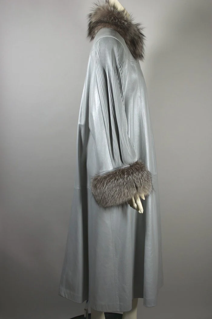 80s Pearl Gray Leather Coat Pleated Sleeves Fox Fur - Image 6