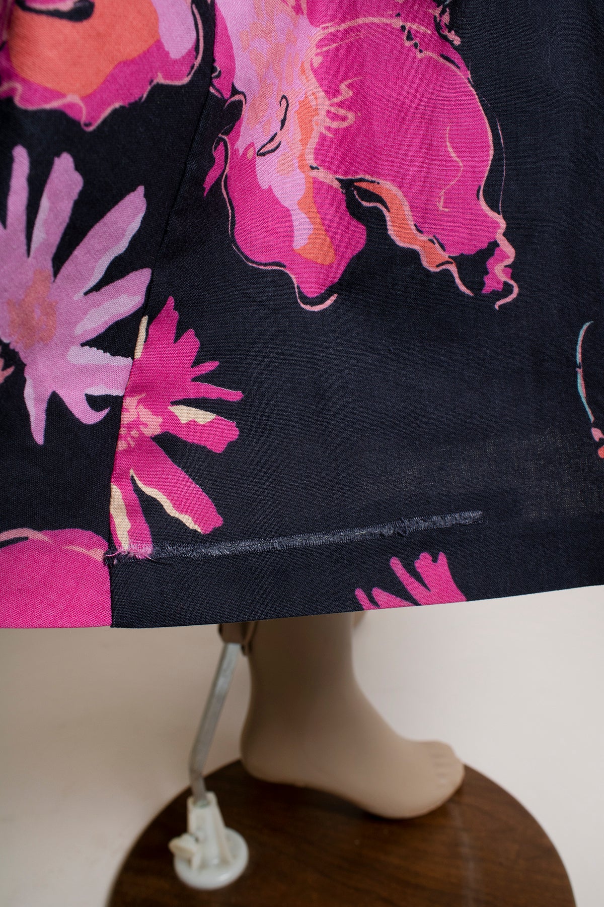 80s Pink Black Floral Print Cotton Day Dress 50s Style By Laura Ashley - Image 9