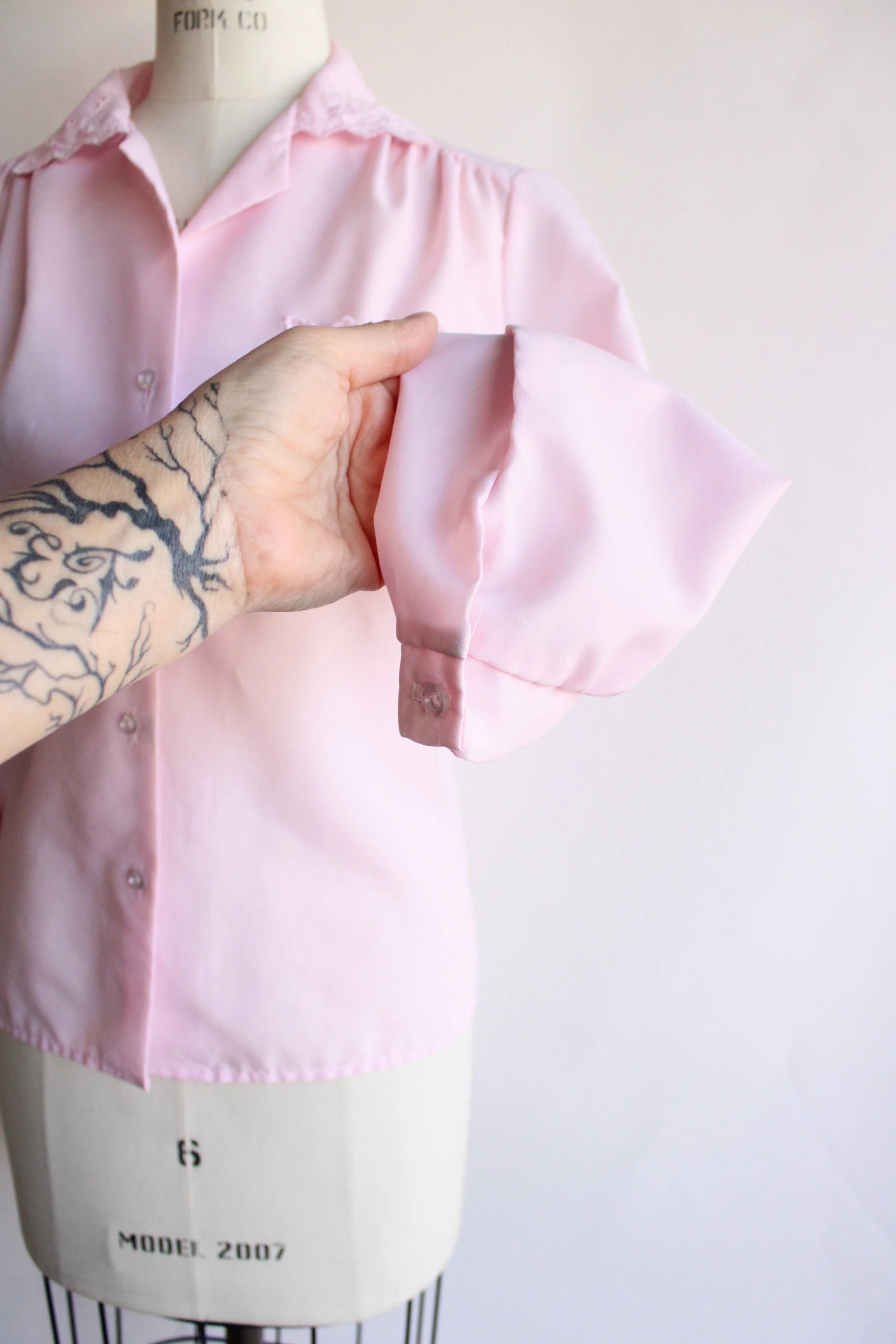 80s Pink Blouse With Eyelet Trim By Rhapsody - Image 11