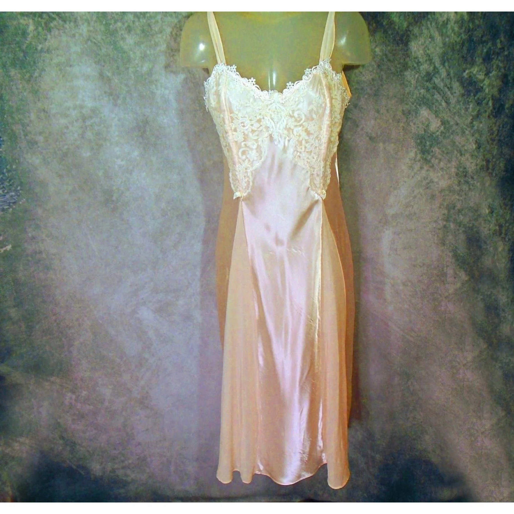 80s Pink Satin And Chiffon Lacy Peignoir Set Is Lavish By Alexandra Nicole - Image 10
