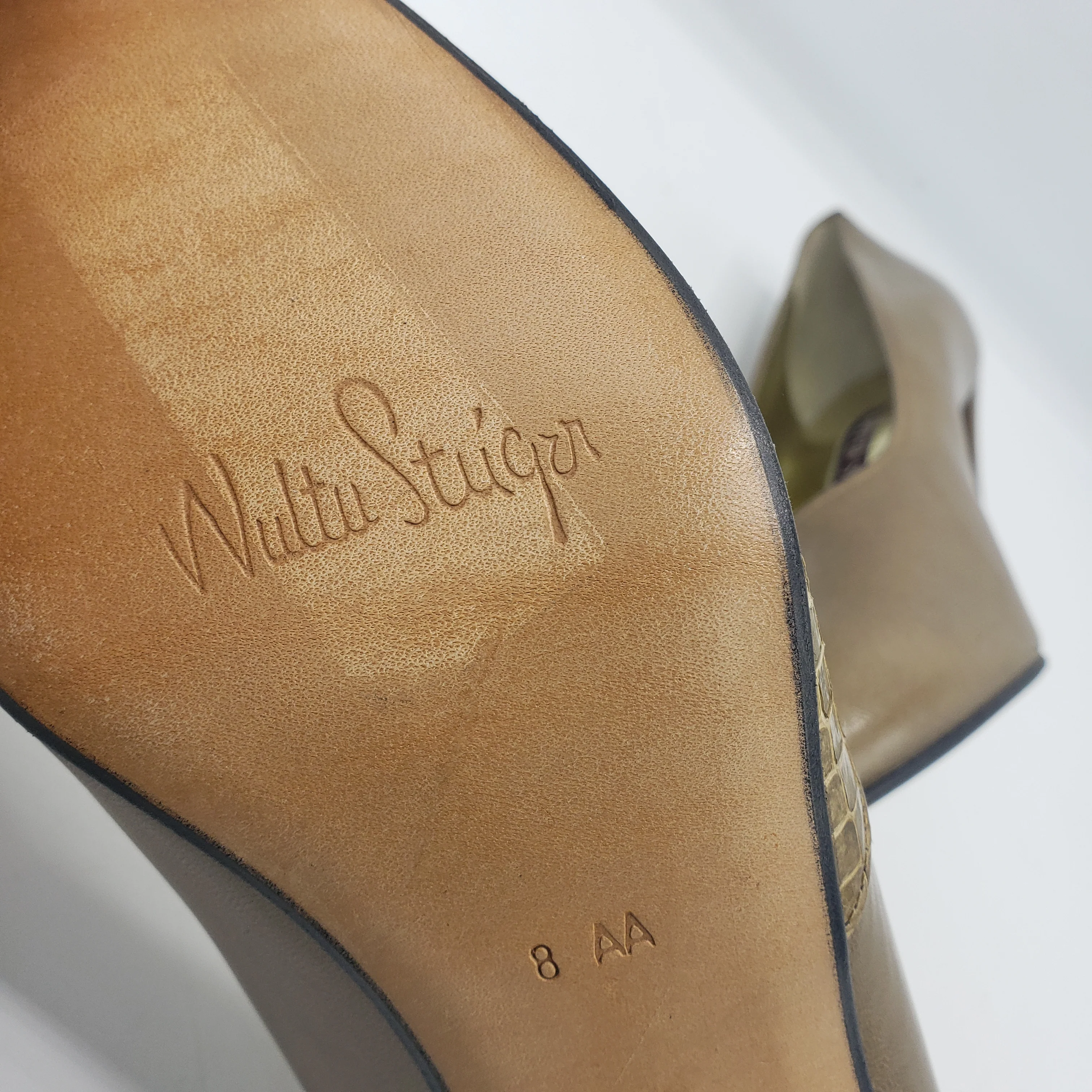 80s Pointed Toe Brown Leather Pumps Embossed Trim 8 By Walter Steiger - Image 12