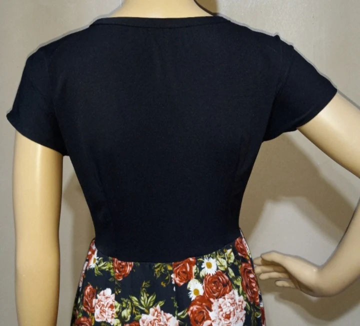80s Polyester Floral Skirt With Attached Black Top By Handcrafted - Image 5