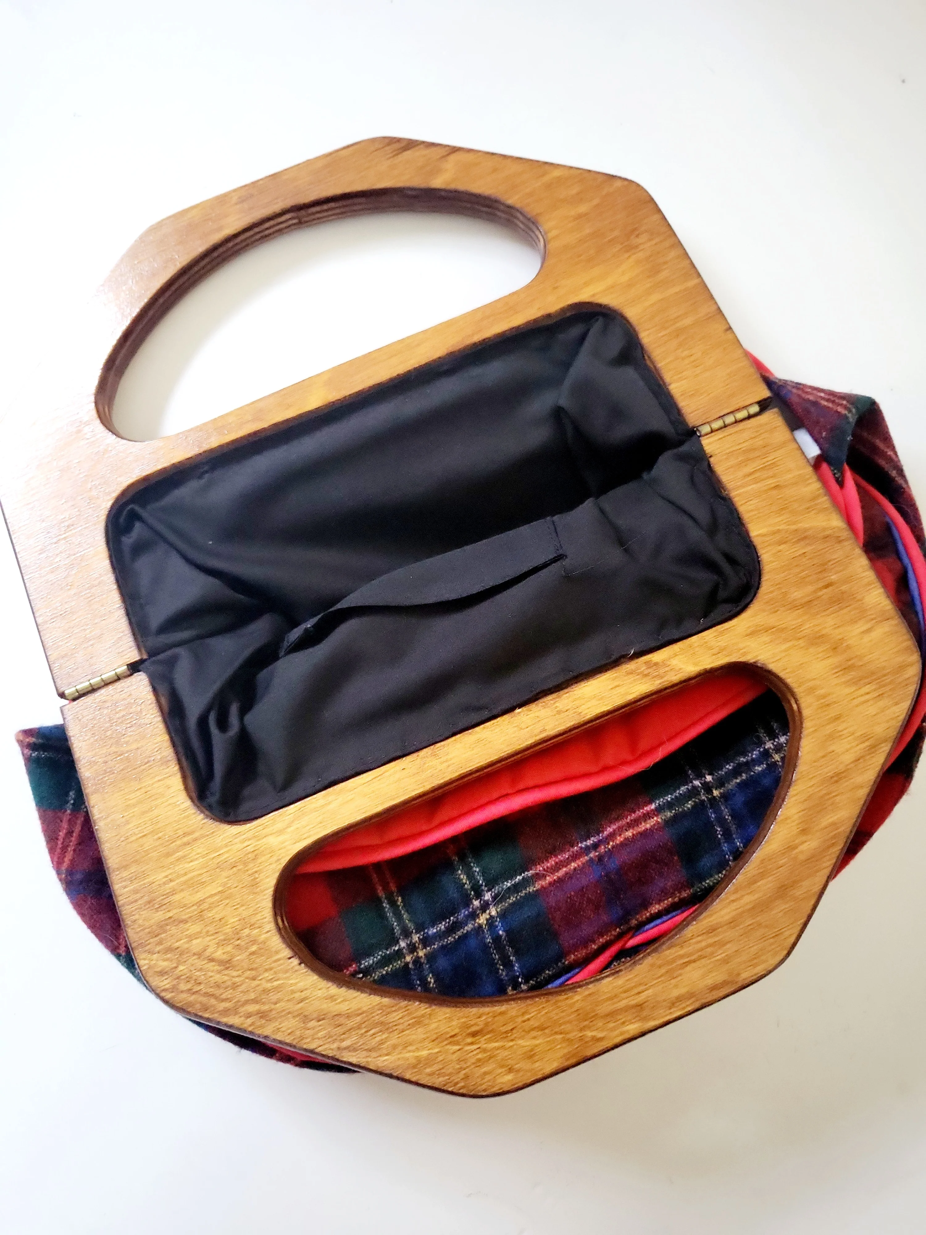 80s Red Plaid Wool Bermuda Bag With Wooden Handles - Image 3