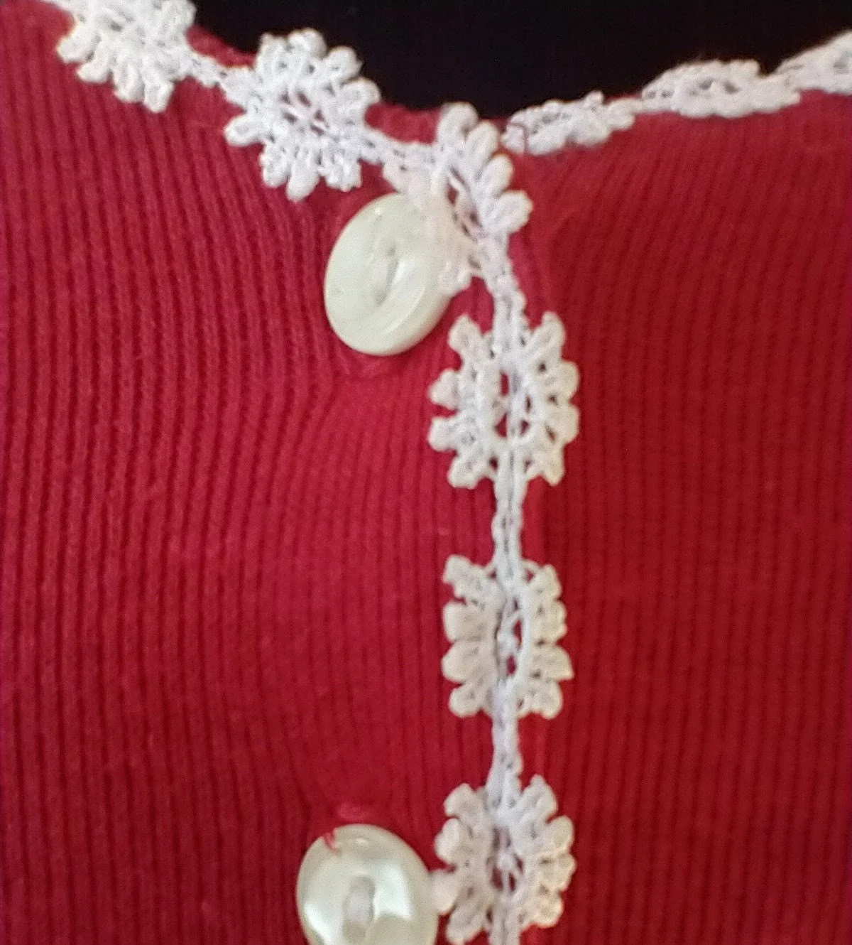80s Red Scoop Neck Crop Top Flowered Rick Rack Knit Women's Small To Medium by Fresh from California - Image 5