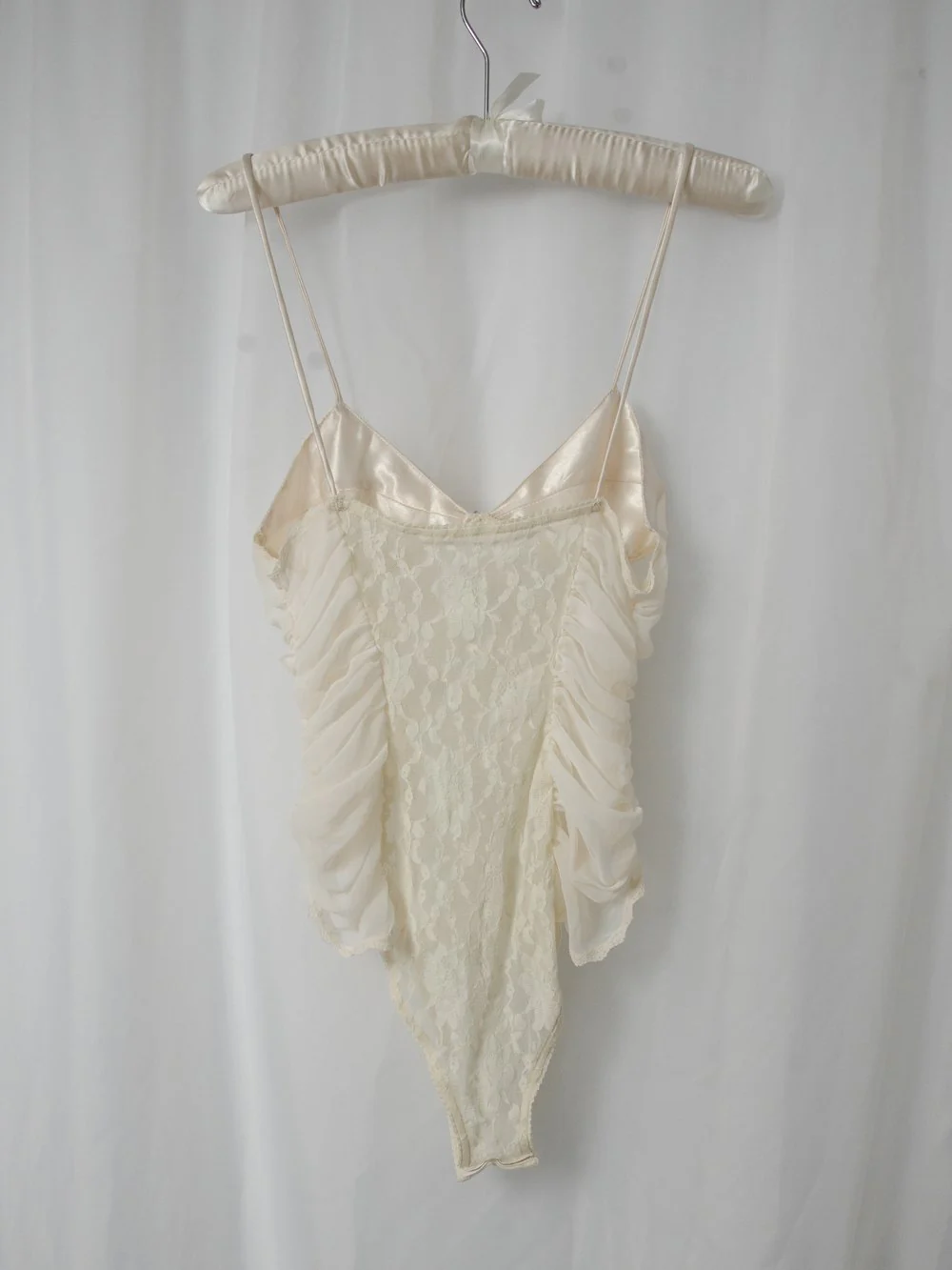 80s Romantic Lace Ruched Teddy - Image 4