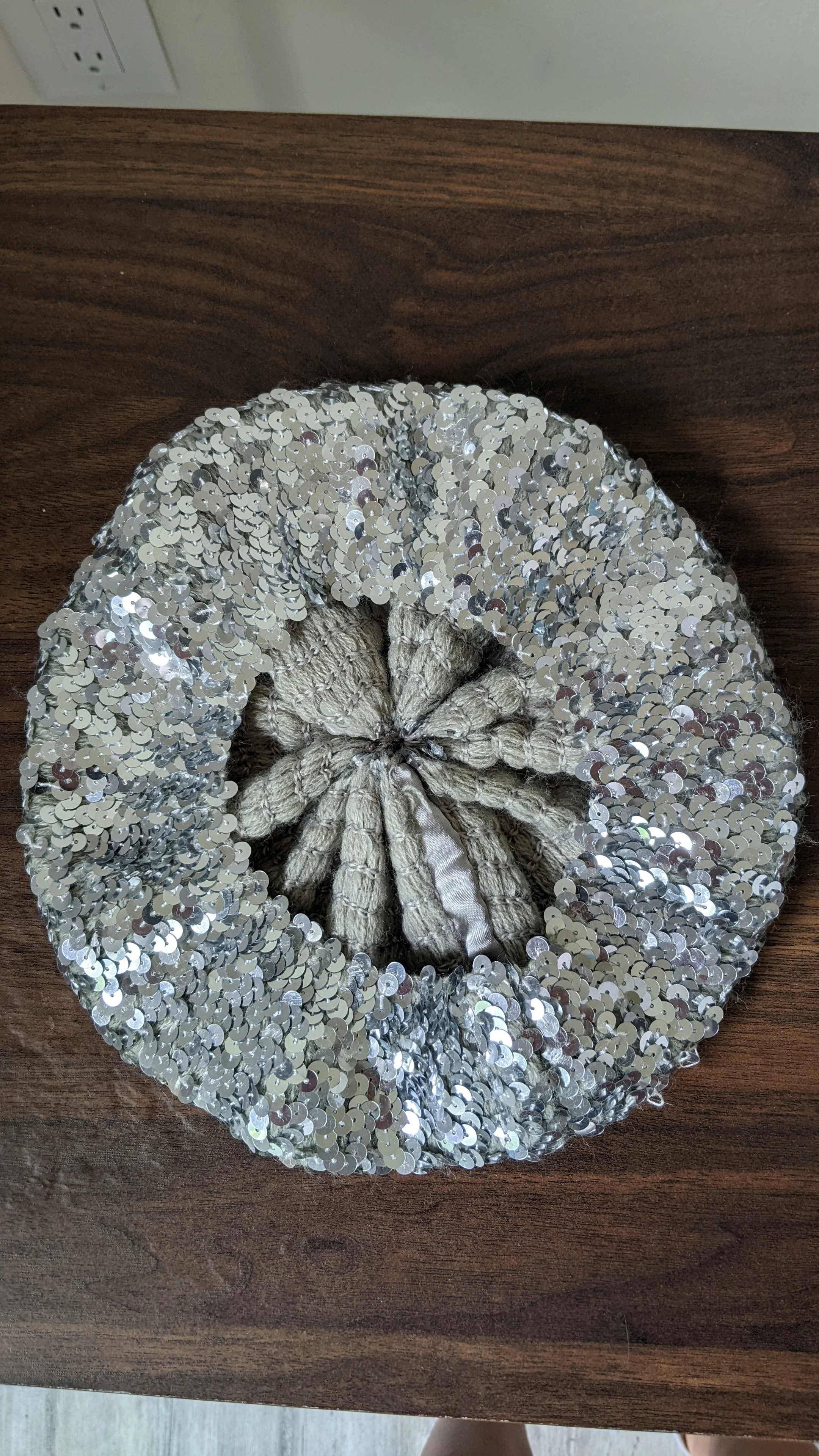 80s Sequin Beret Hat - Image 7