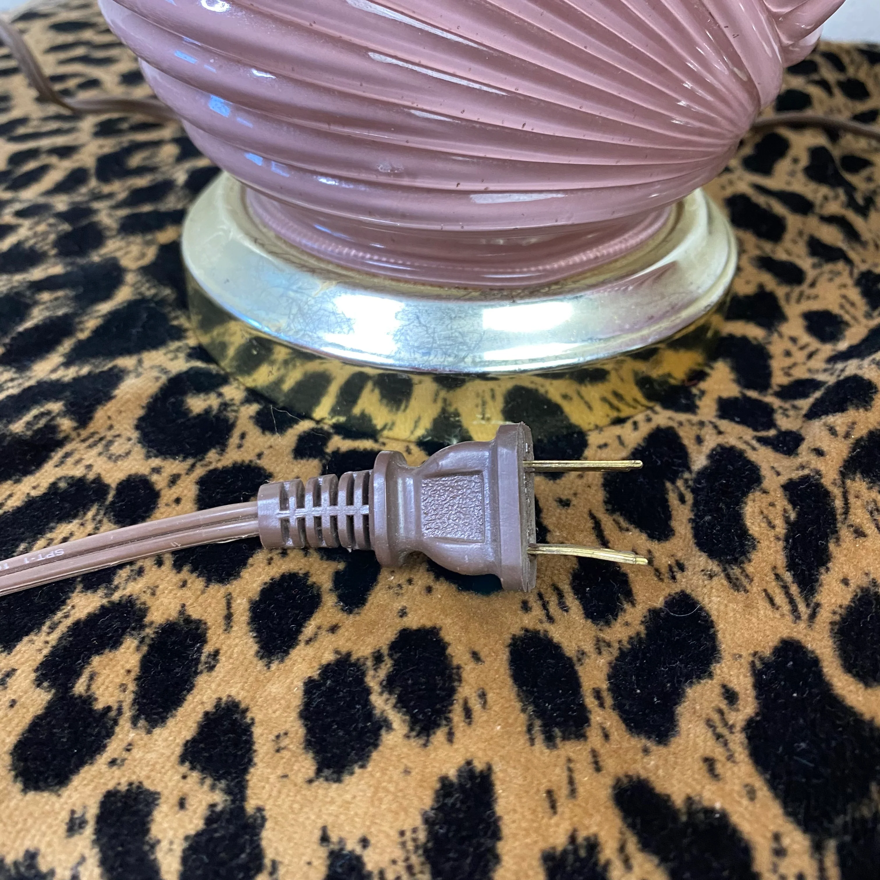 80s Set Of 2 80s Mauve Glass Seashell Lamps - Image 10